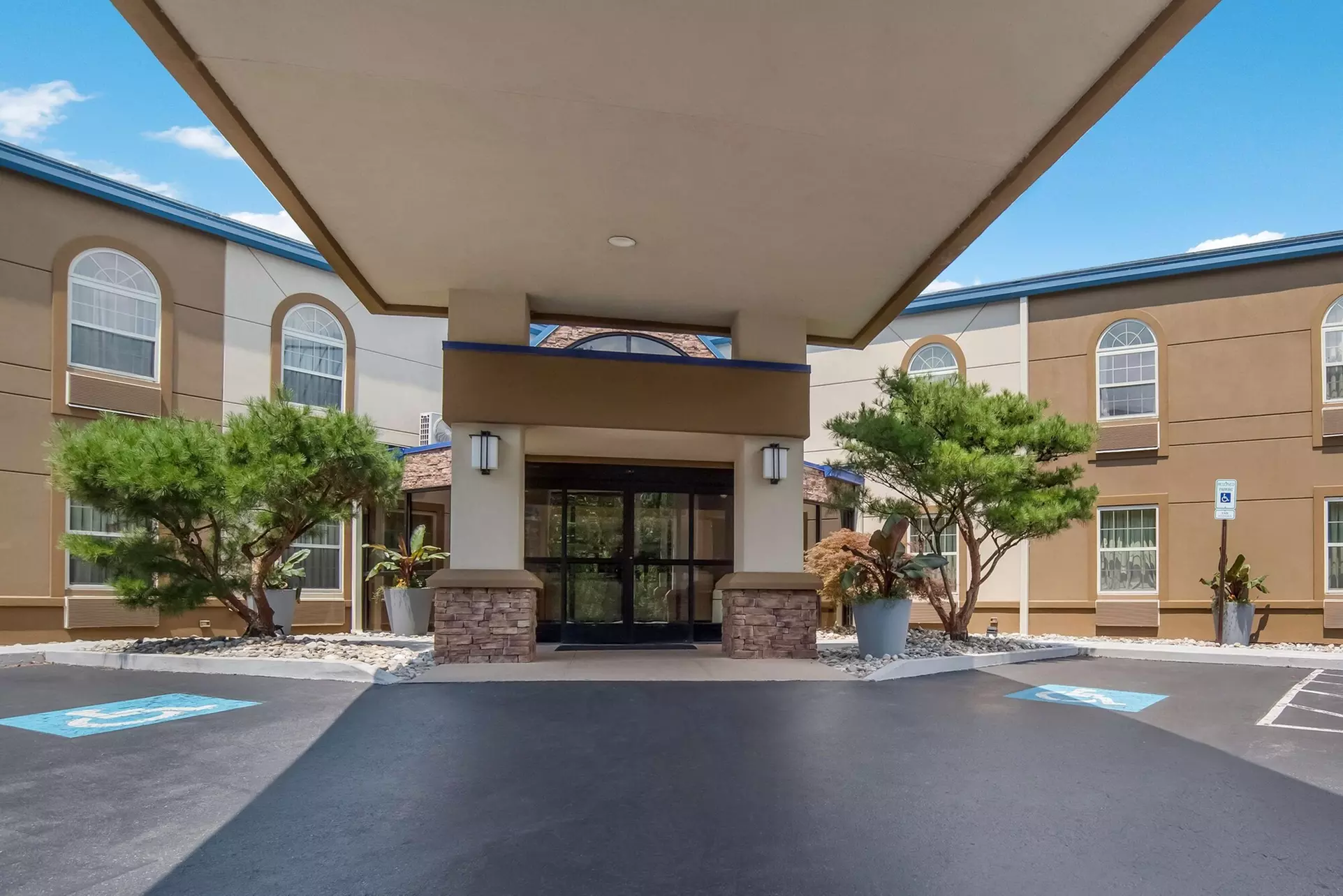 SureStay Plus Hotel by Best Western Elizabethtown Hershey - Primary Image