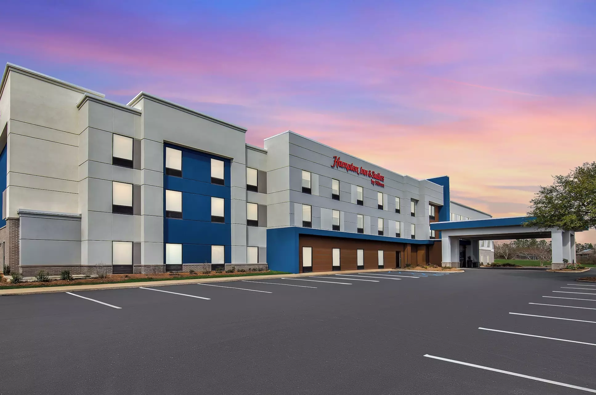 Hampton Inn & Suites Dothan - Primary Image