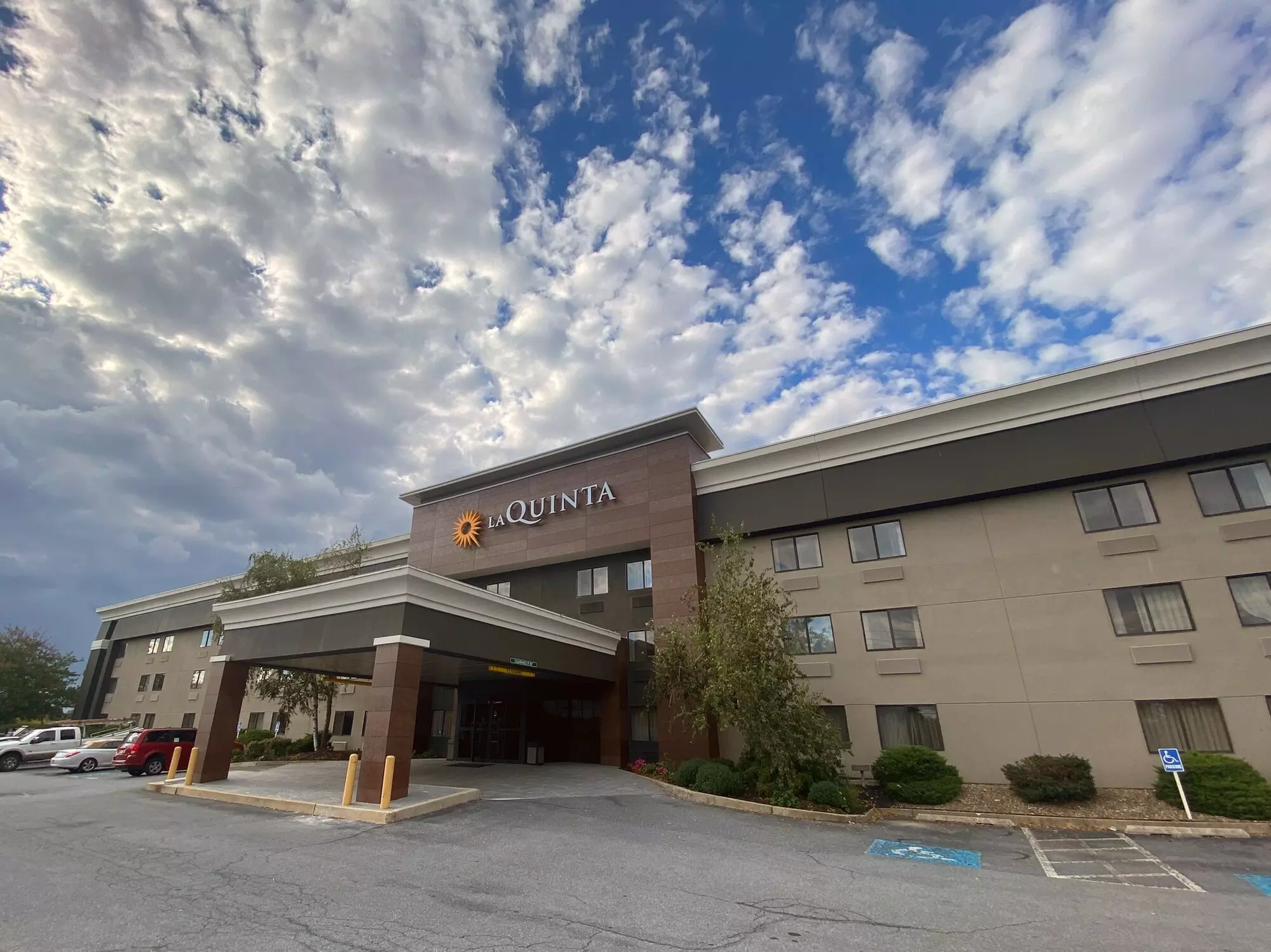 La Quinta Inn & Suites by Wyndham Harrisburg Airport Hershey - Primary Image