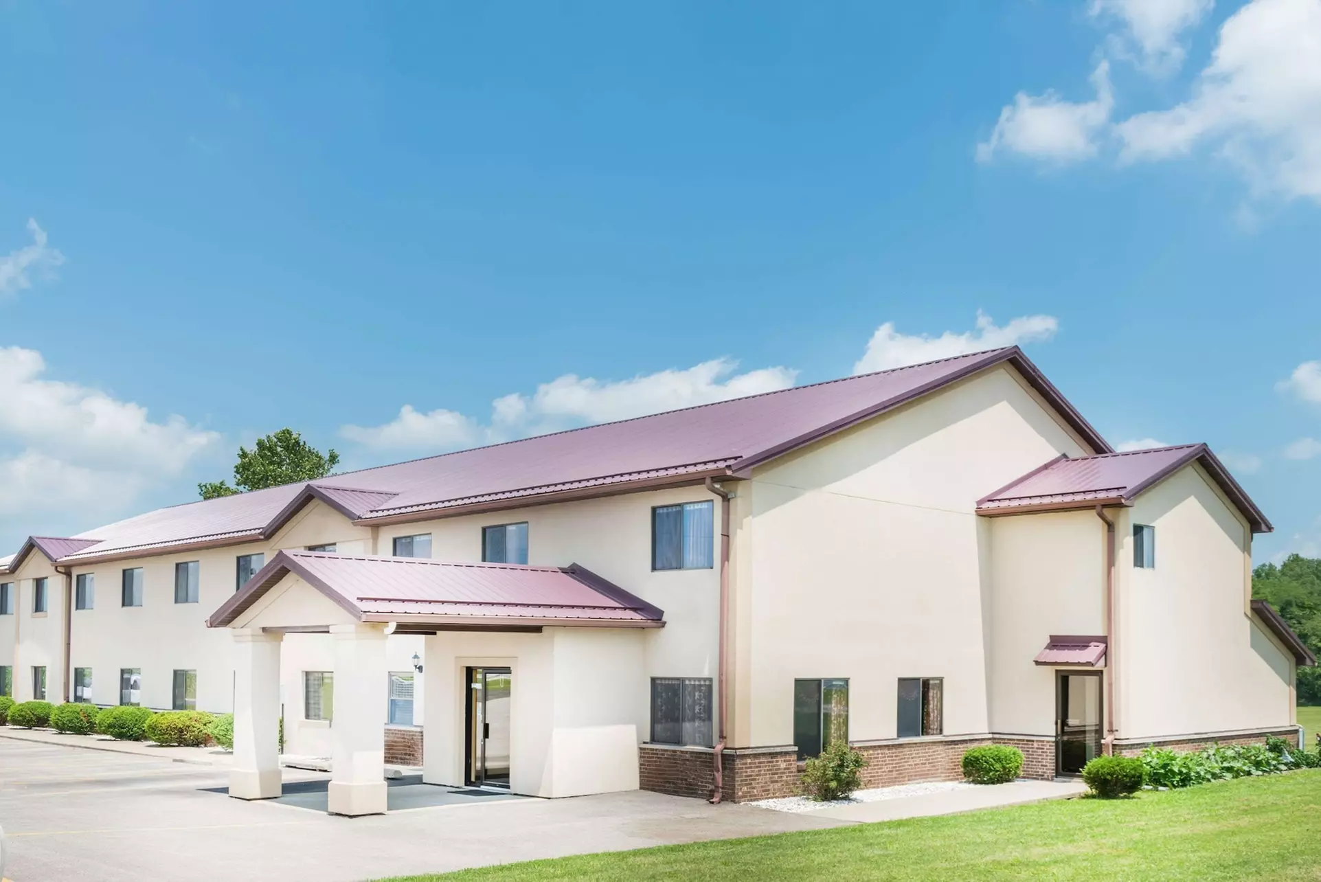 Super 8 by Wyndham Paris IL - Primary Image