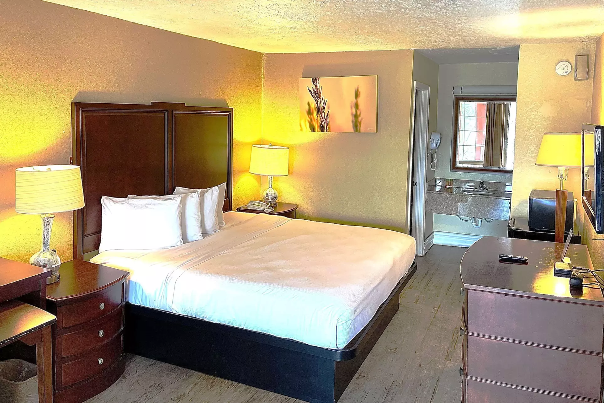 Days Inn by Wyndham Fort Walton Beach - Primary Image