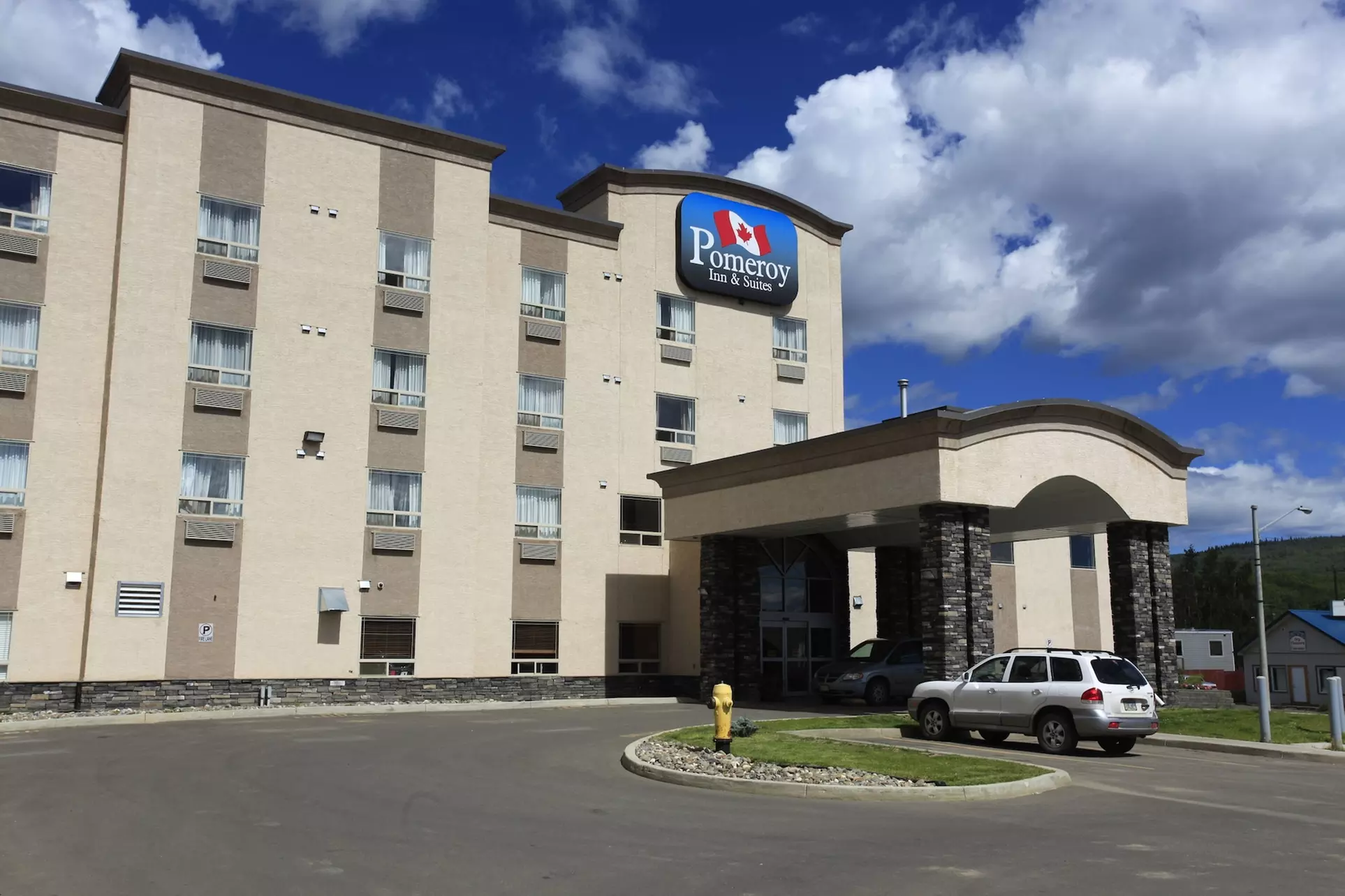 Pomeroy Inn and Suites Chetwynd - Primary Image