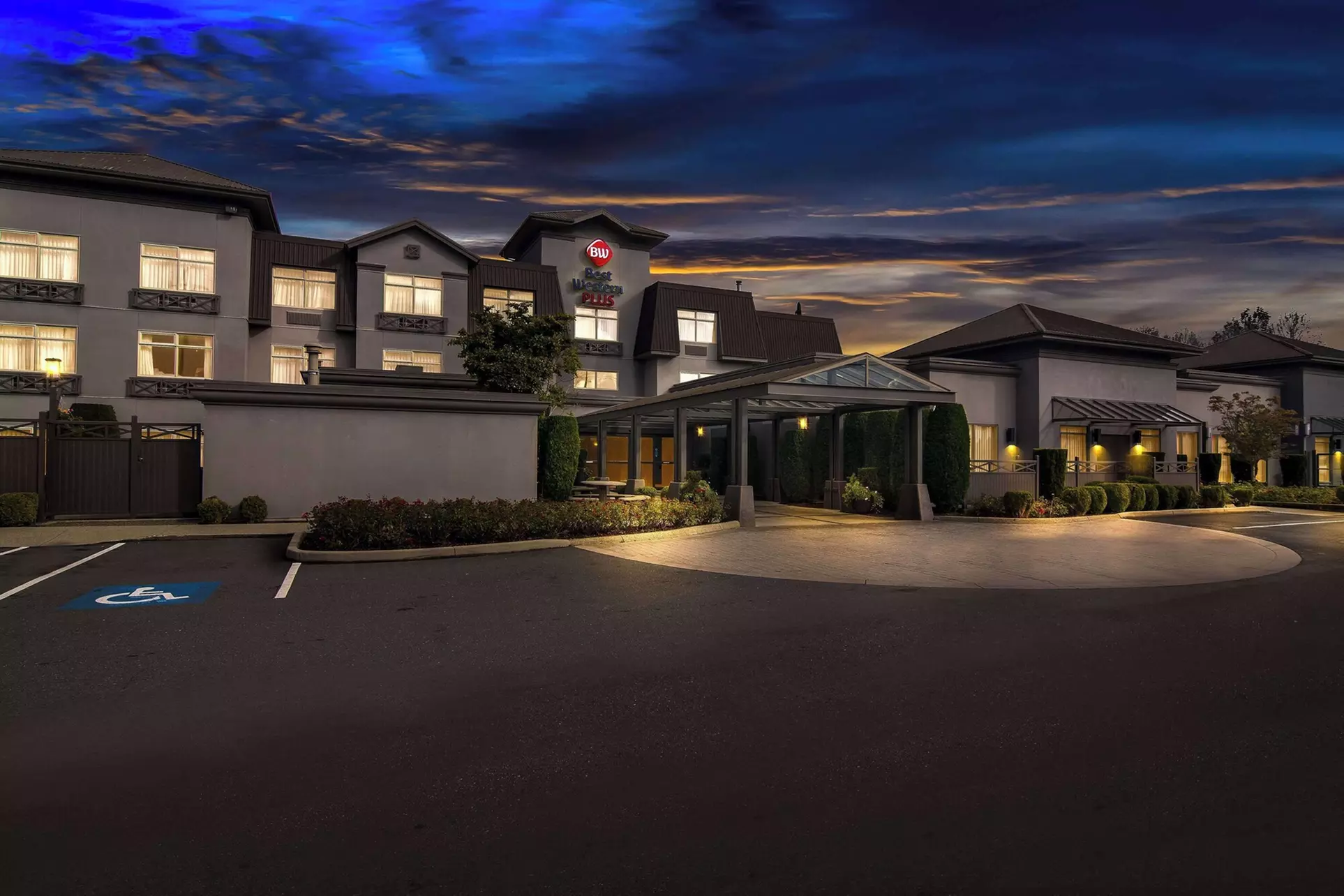 Best Western Plus Pitt Meadows Inn & Suites - Primary Image