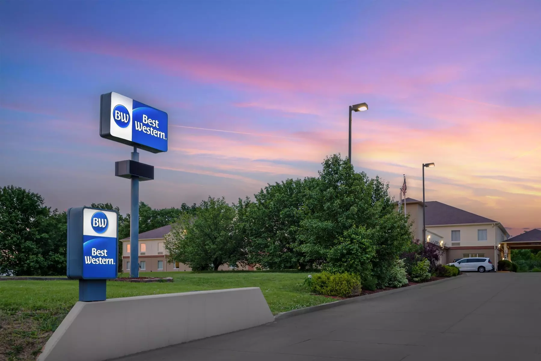 Best Western Teal Lake Inn - Primary Image