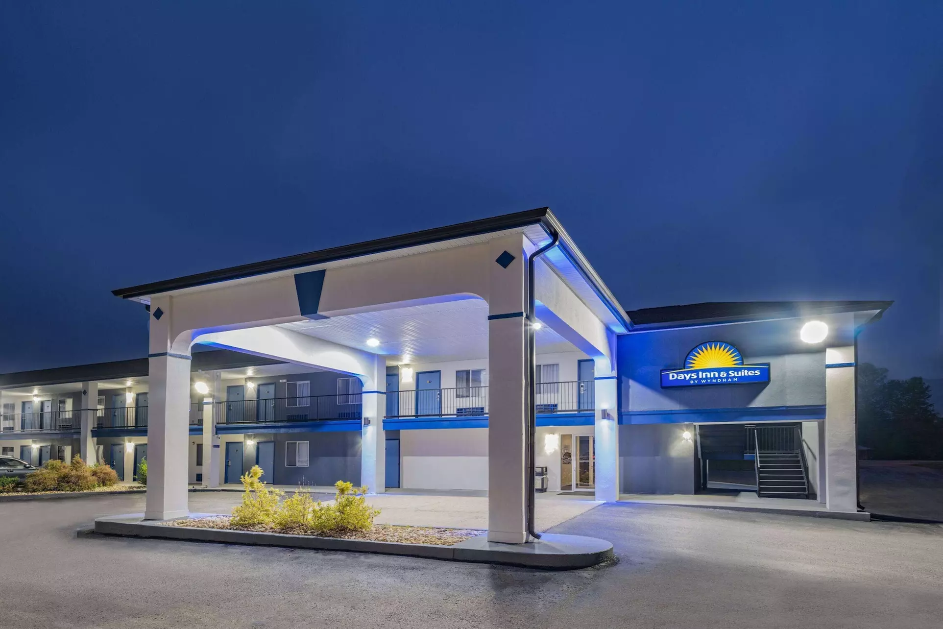 Days Inn by Wyndham Hamilton - Primary Image