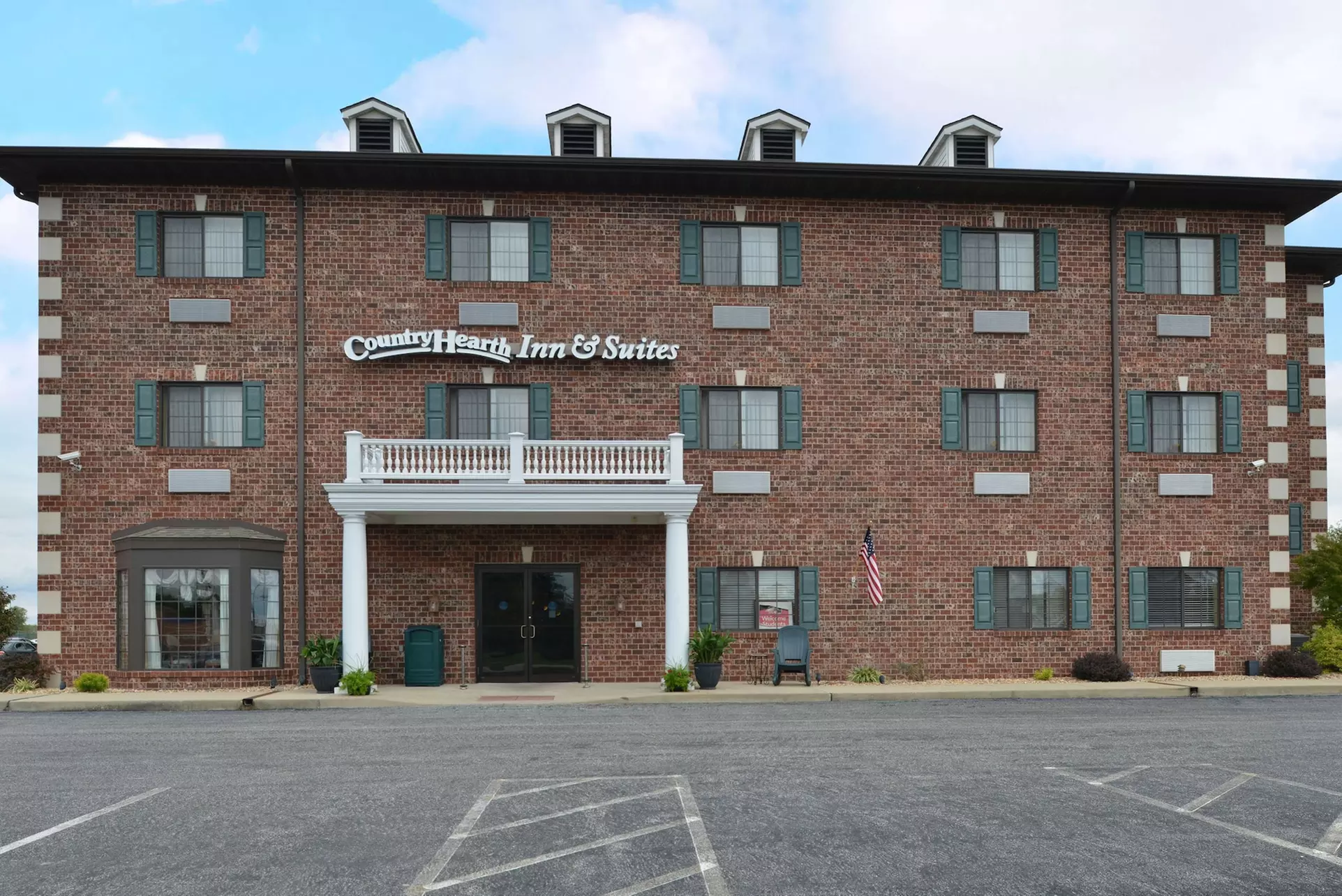 Country Hearth Inn & Suites Edwardsville St. Louis - Primary Image