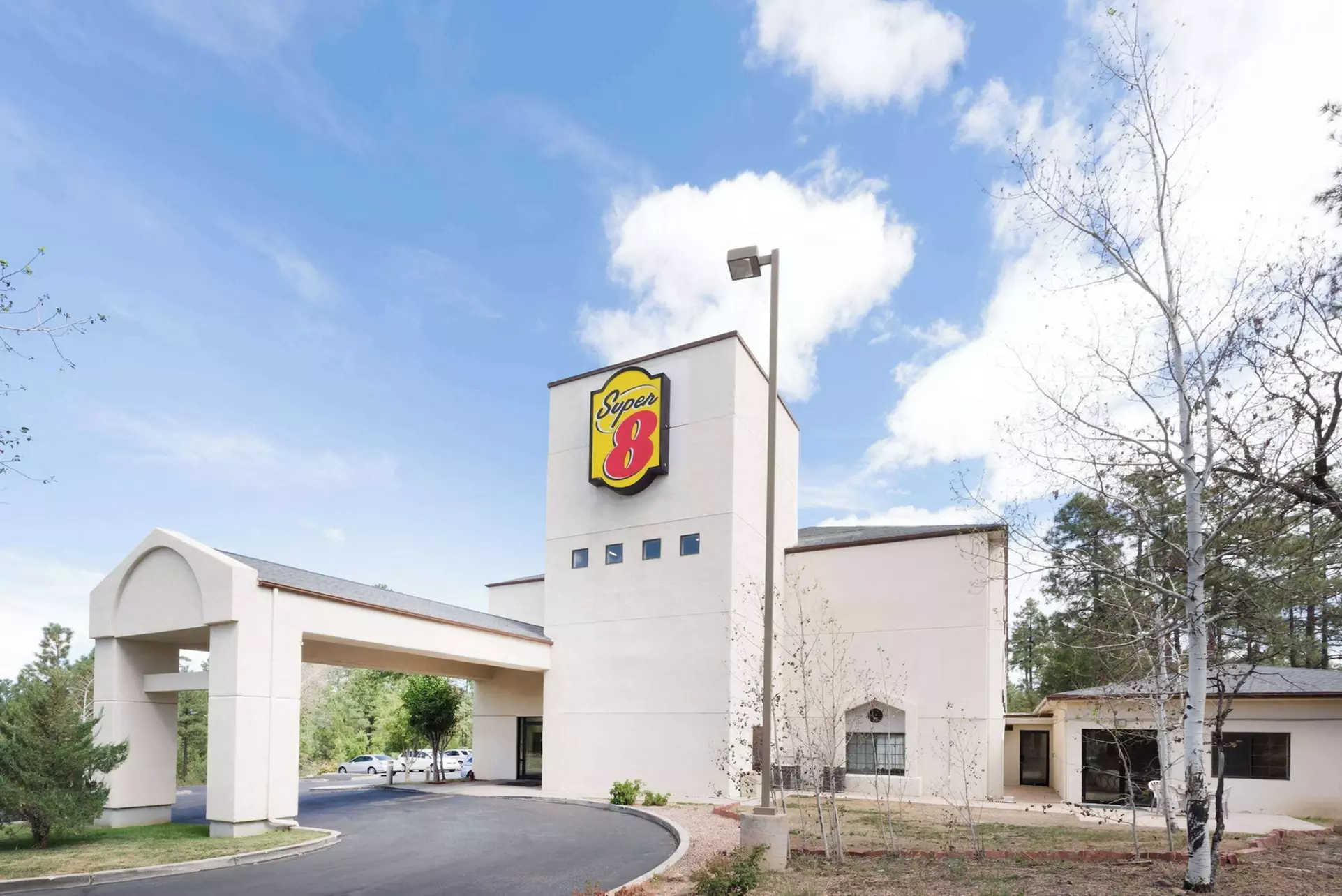 Super 8 by Wyndham Show Low - Primary Image