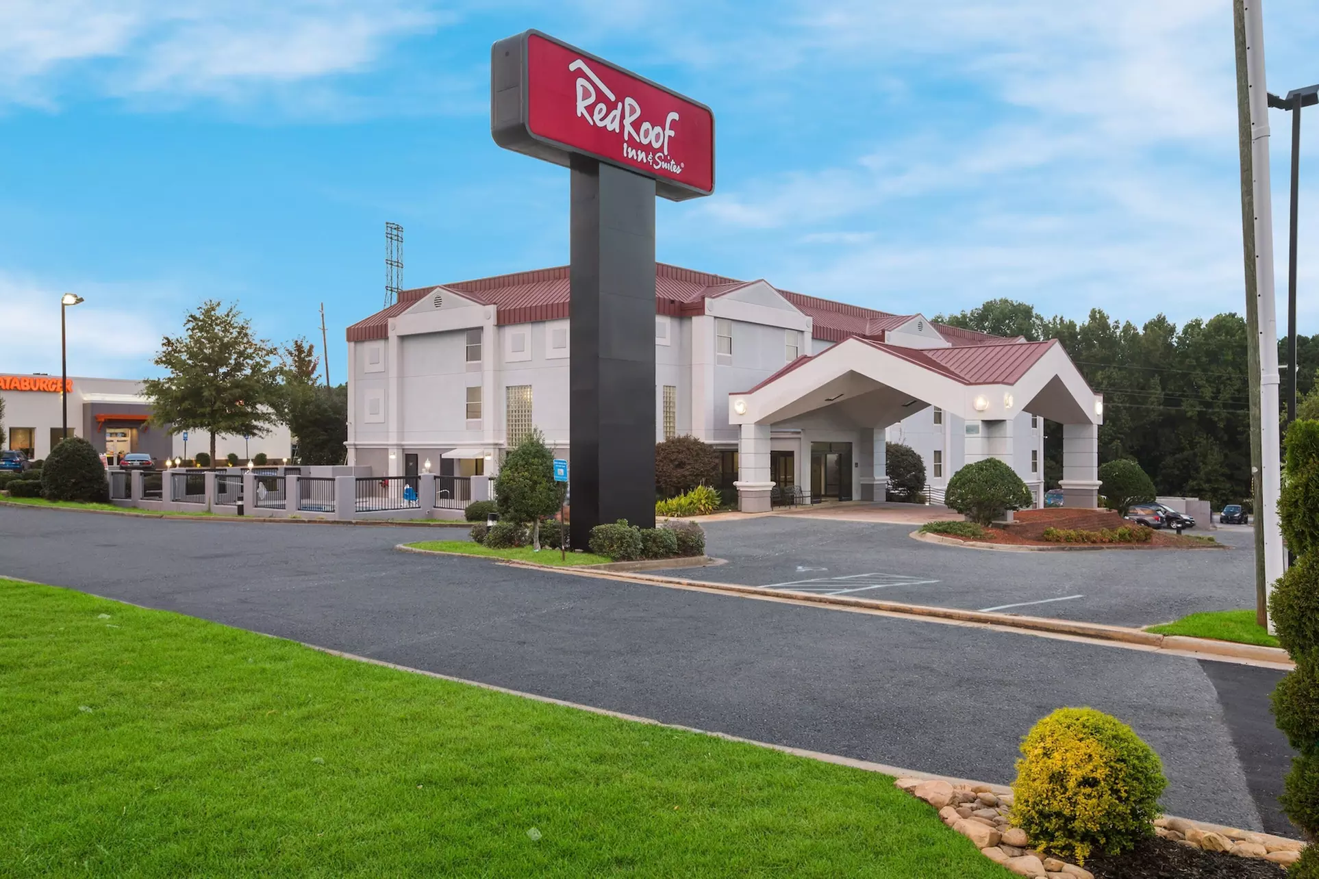 Red Roof Inn & Suites Newnan - Primary Image