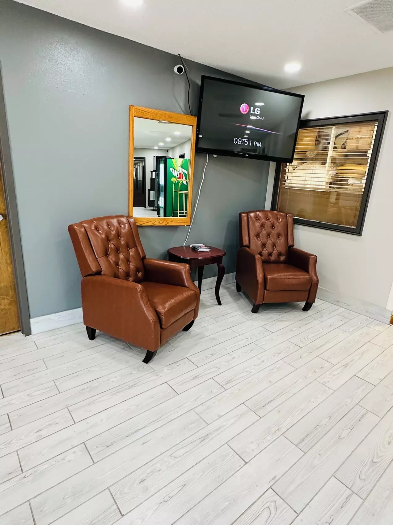 Super 8 by Wyndham Hot Springs - Primary Image