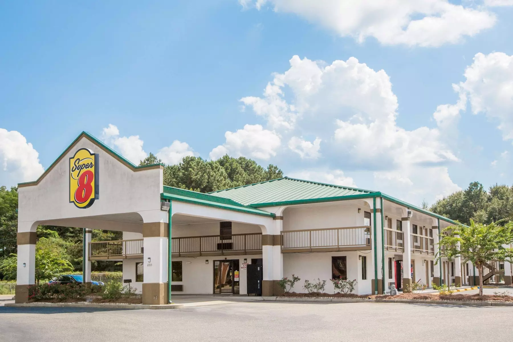 Super 8 by Wyndham Dothan - Primary Image
