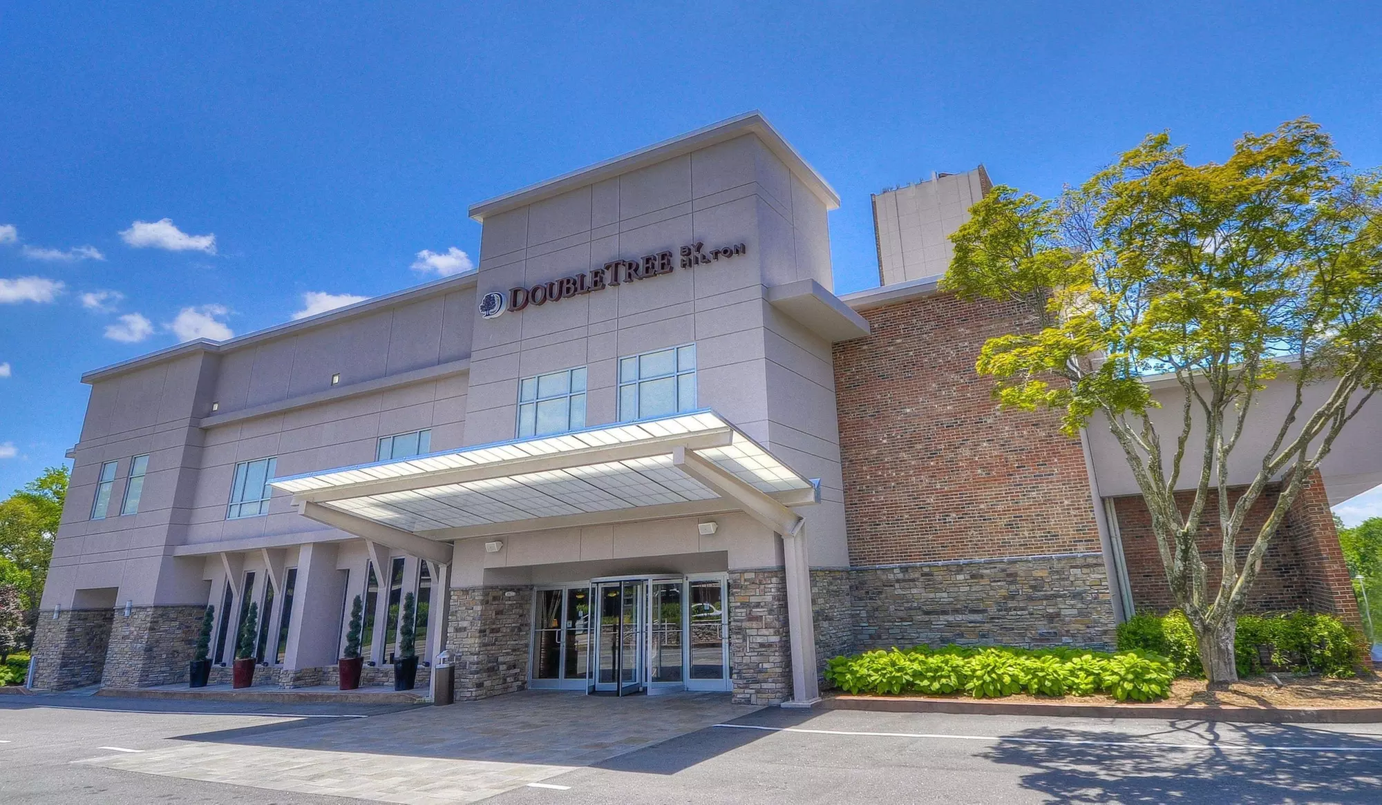 DoubleTree by Hilton Raleigh - Brownstone - University - Primary Image