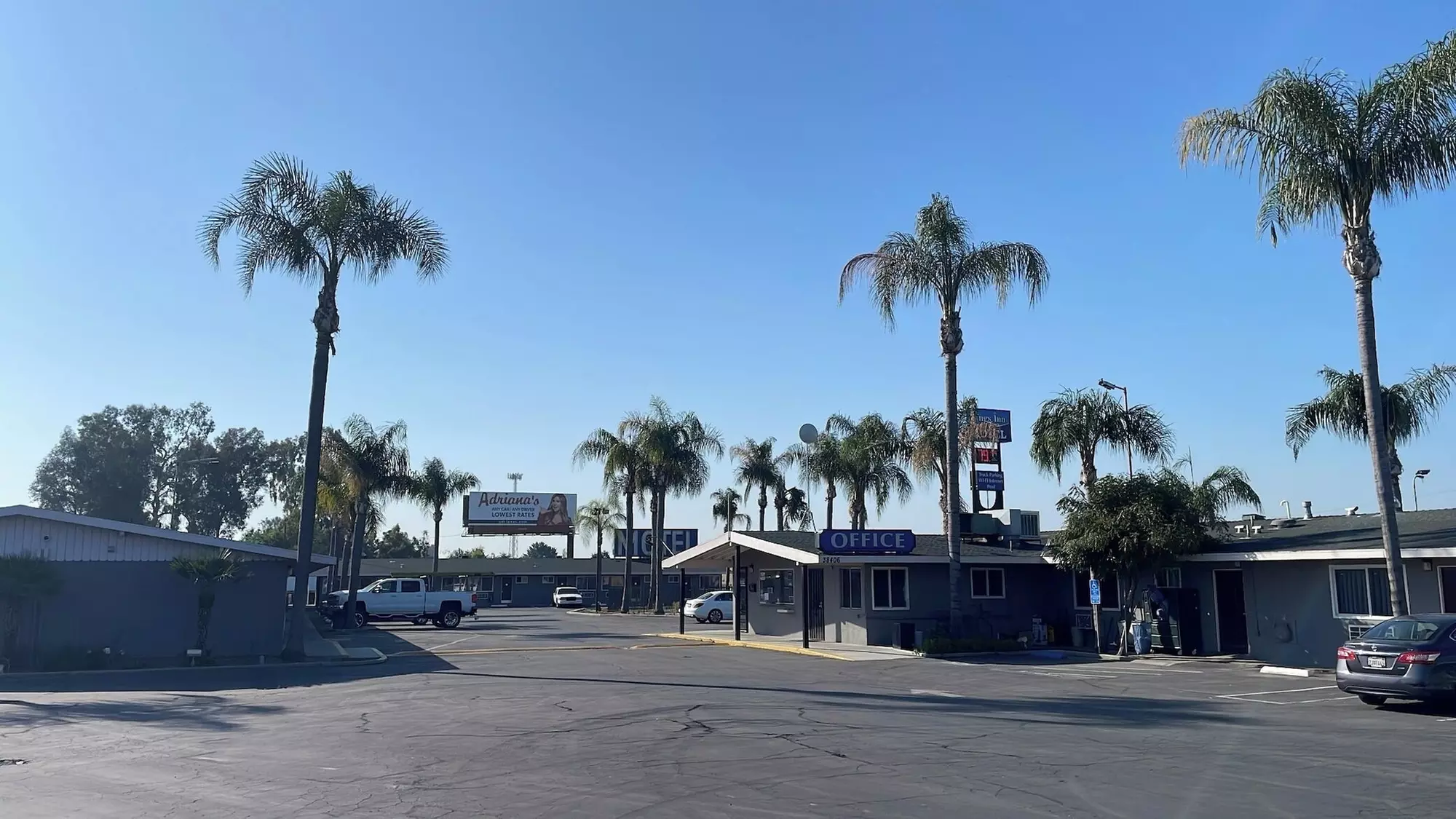 Kings Inn Motel - Primary Image
