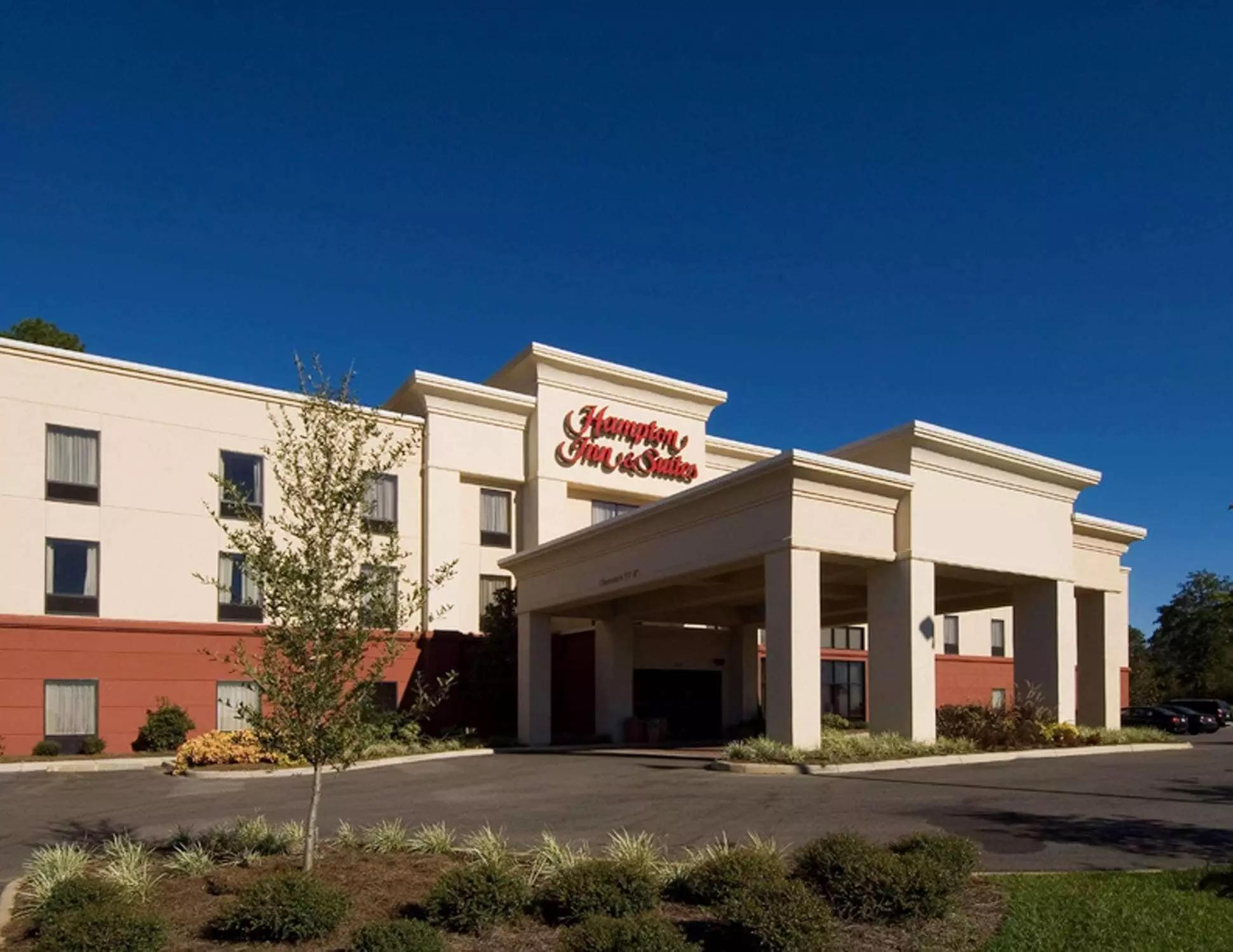 Hampton Inn & Suites Dothan - Primary Image