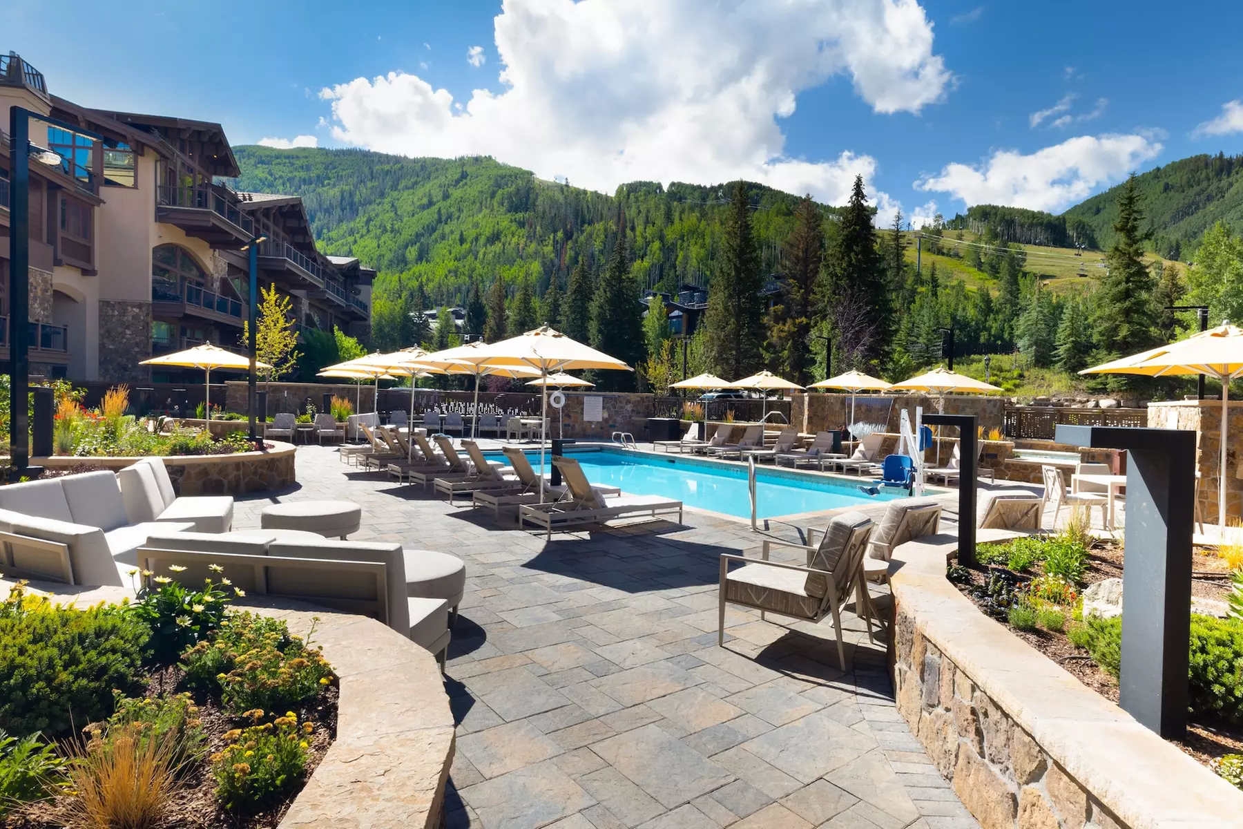 Manor Vail Lodge - Primary Image