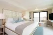 Espacio The Jewel Of Waikiki - Second Medium