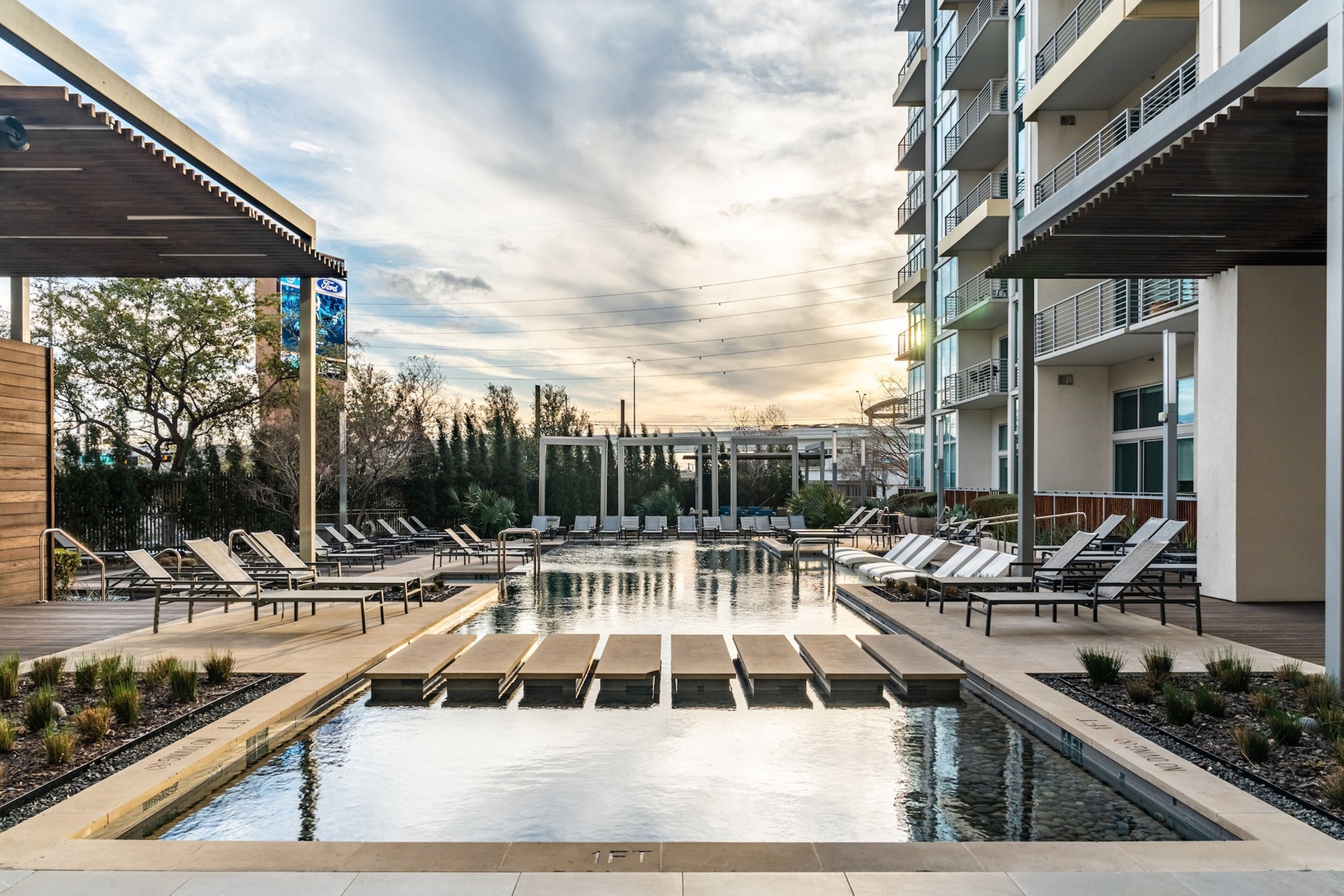 Mint House Dallas – Victory Park