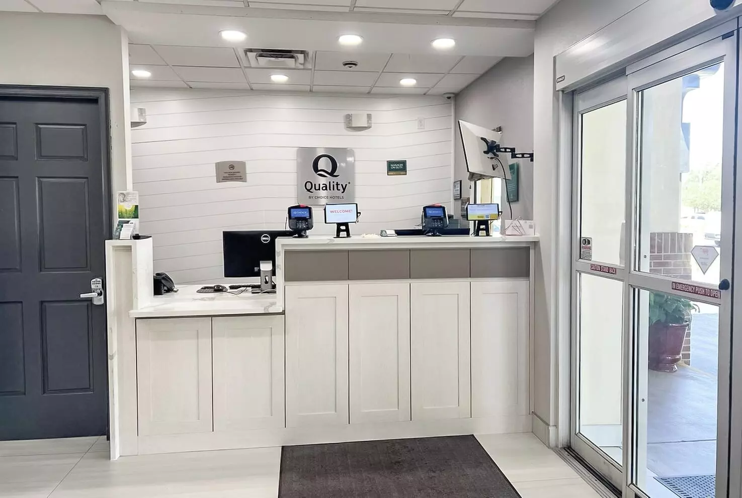 Quality Inn Airport - Cruise Port - Primary Image