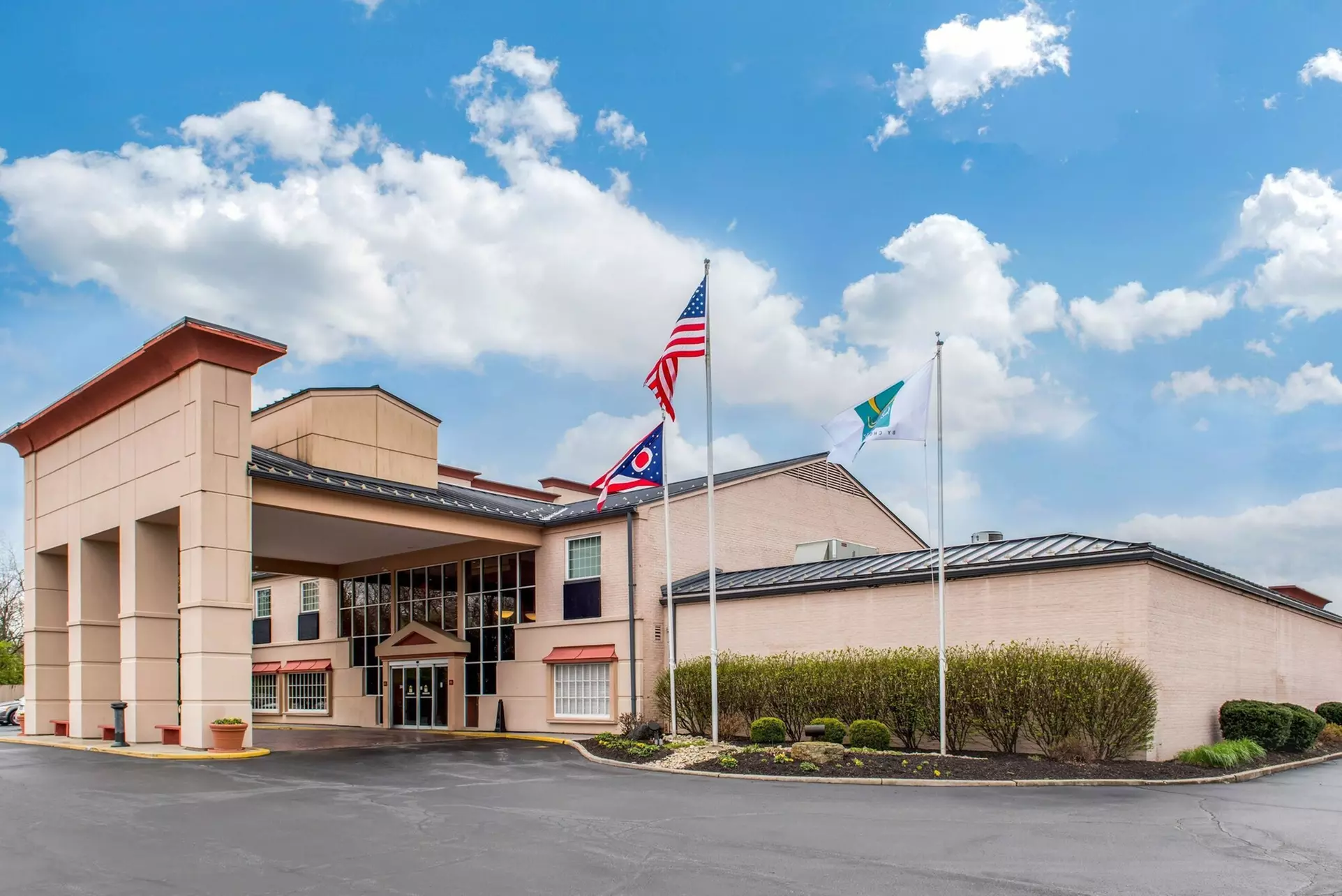 Quality Hotel Conference Center Cincinnati Blue Ash - Primary Image