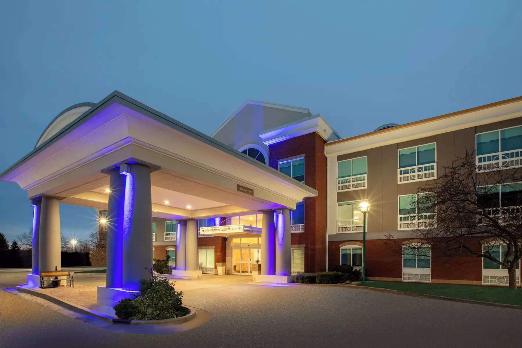 Holiday Inn Express Hotel & Suites Grand Rapids-North by IHG - Primary Image