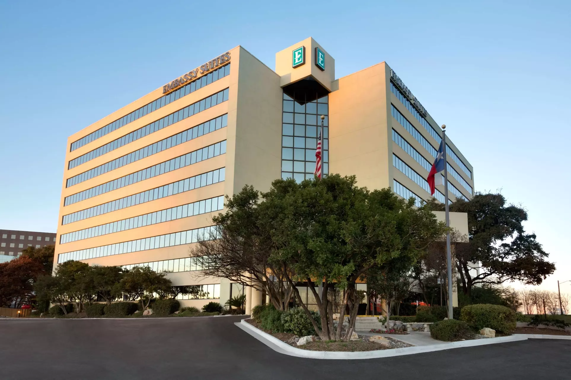 Embassy Suites by Hilton San Antonio Airport - Primary Image