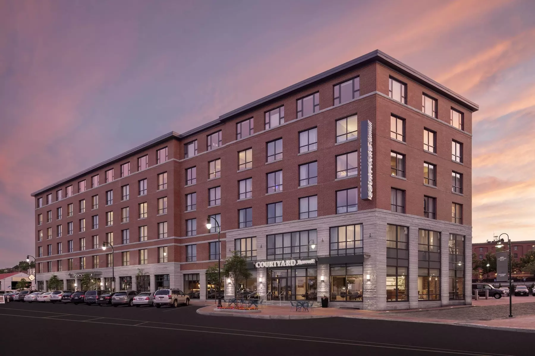 Courtyard Portland Downtown/Waterfront - Primary Image