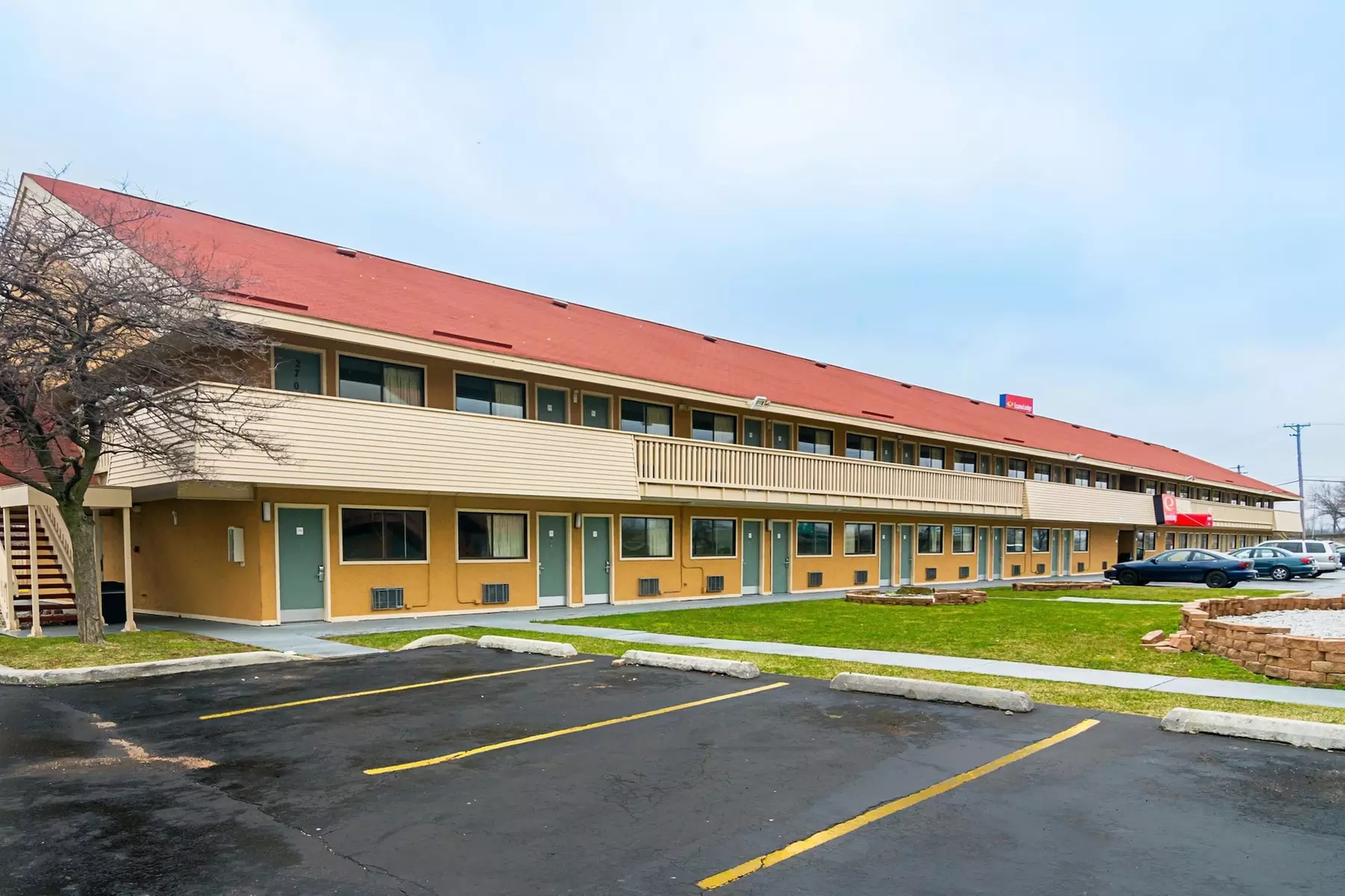 Econo Lodge - Primary Image
