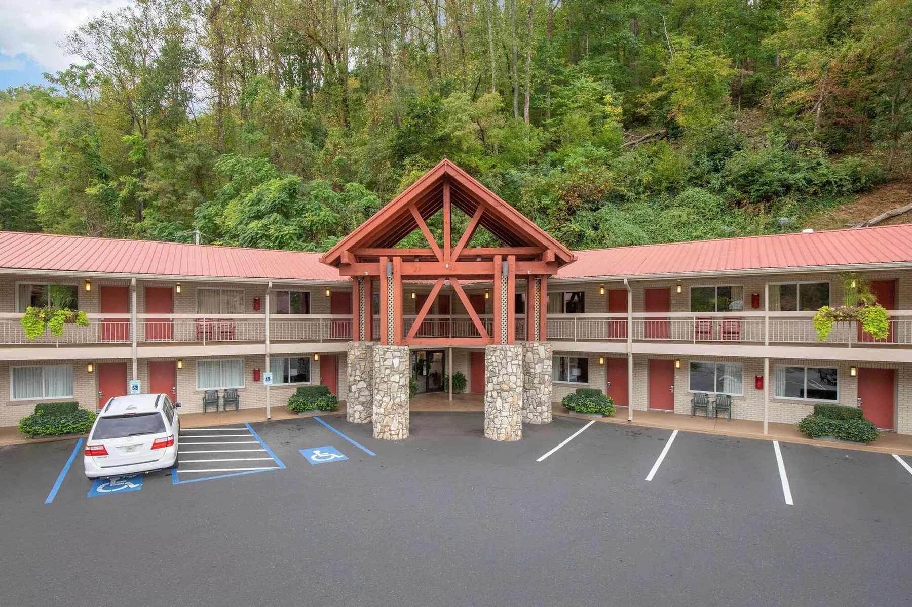 Econo Lodge Cherokee Near Island Park - Primary Image