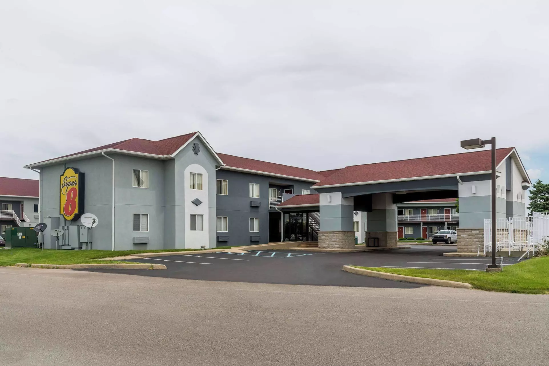 Super 8 by Wyndham Indianapolis/NE/Castleton Area - Primary Image