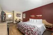 Red Roof Inn Louisville Expo Airport - Second Medium