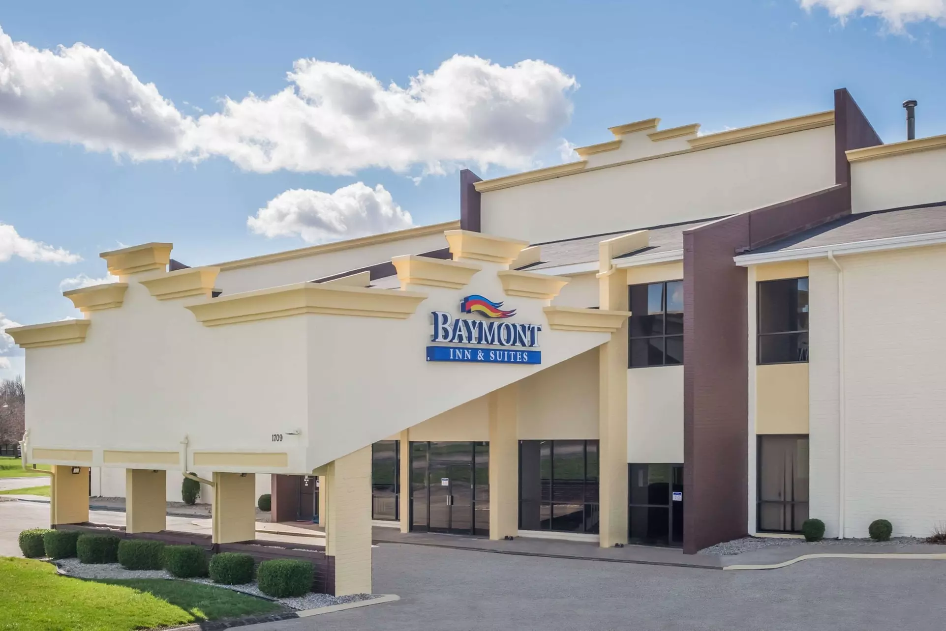 Baymont by Wyndham Kokomo - Primary Image