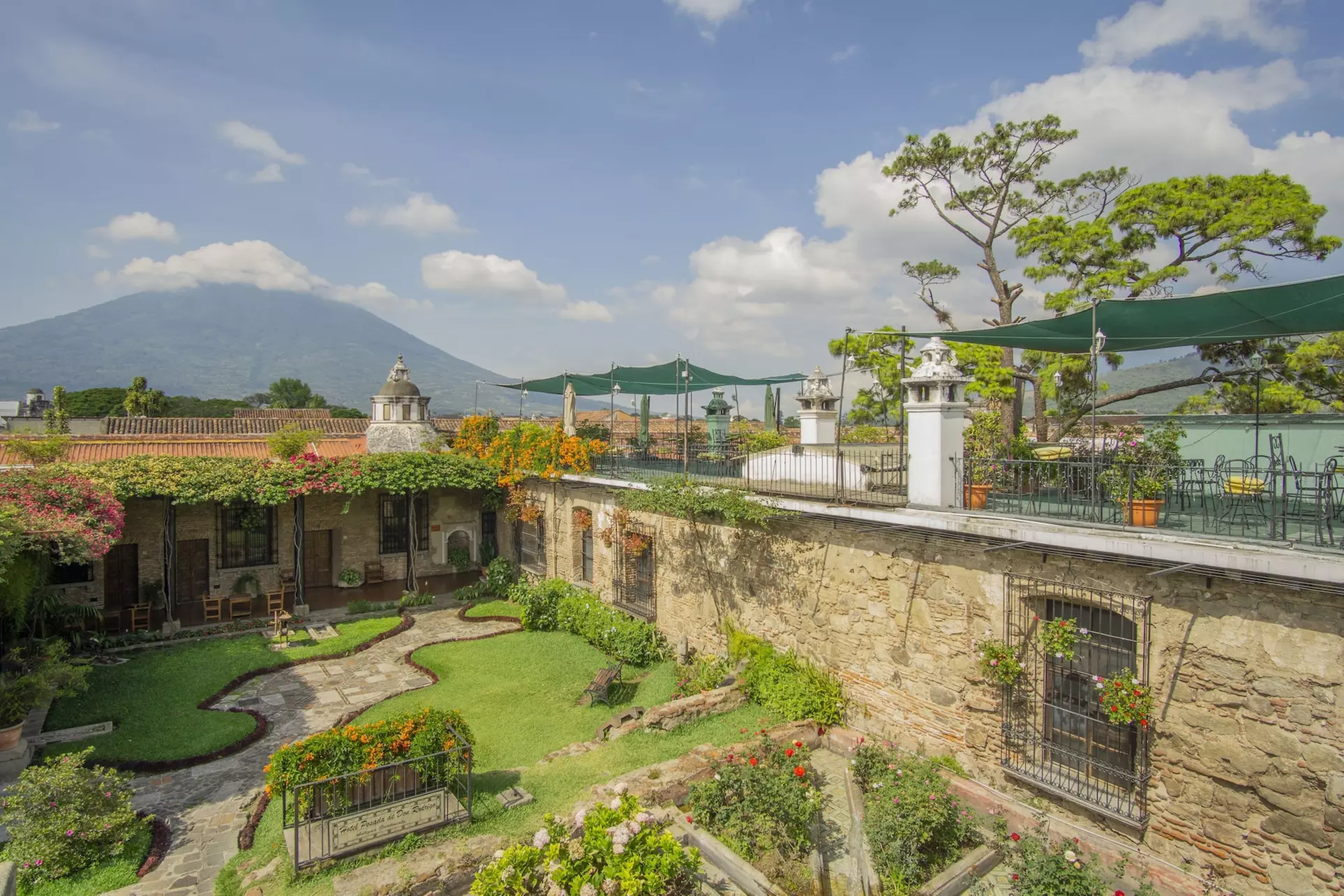 Hotel Posada de Don Rodrigo Antigua - Primary Image