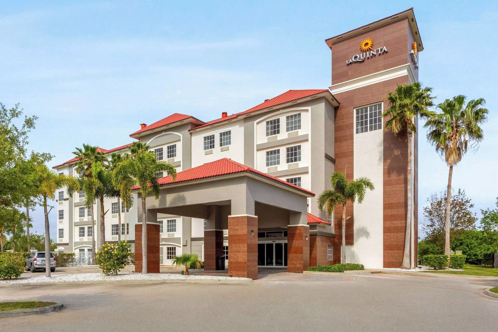 La Quinta Inn & Suites by Wyndham Ft. Pierce - Primary Image