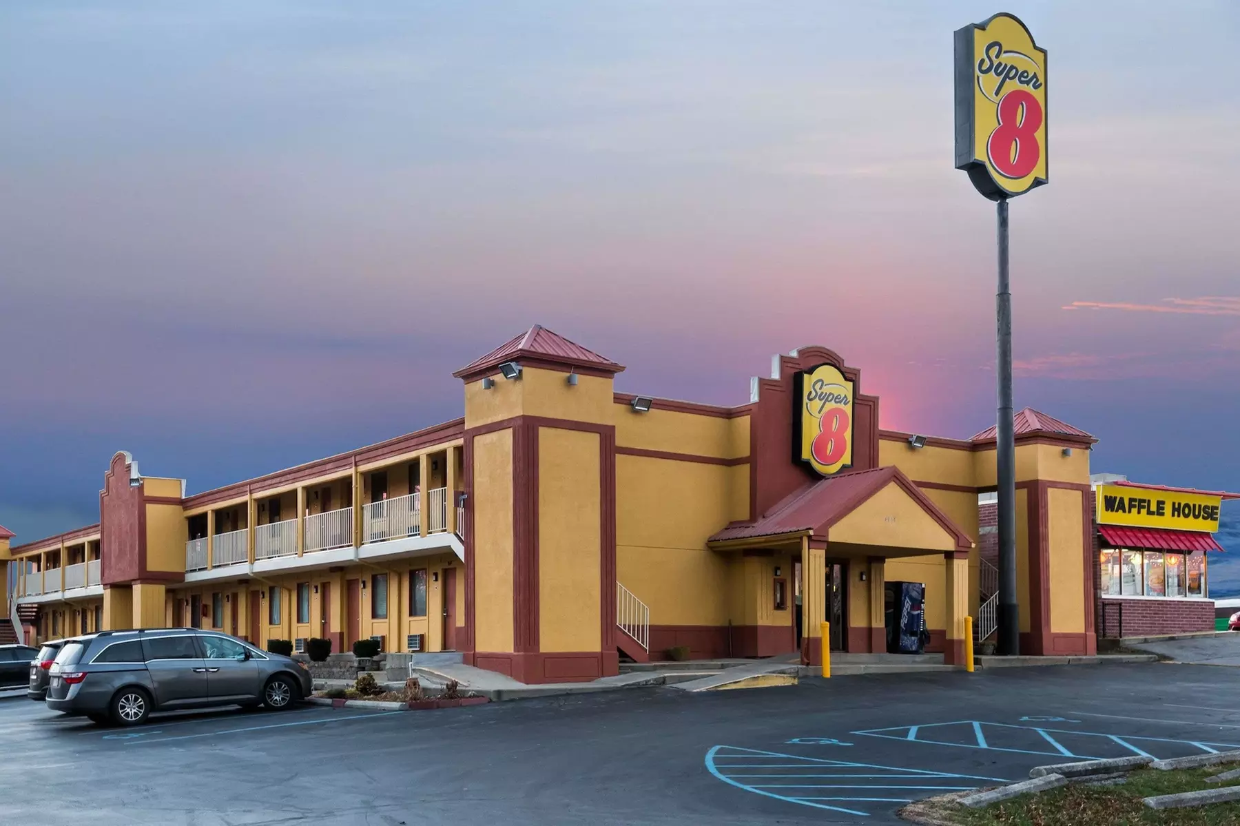Super 8 by Wyndham Indianapolis/Southport Rd - Primary Image