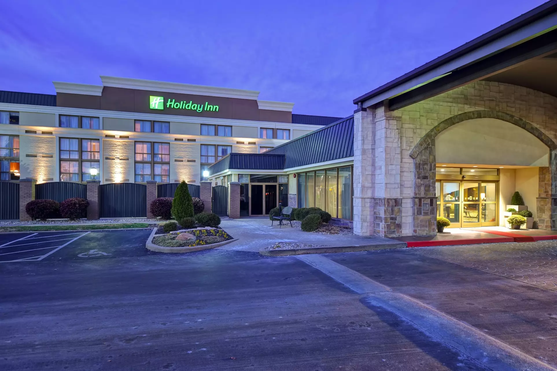 Holiday Inn Cincinnati-Riverfront by IHG - Primary Image