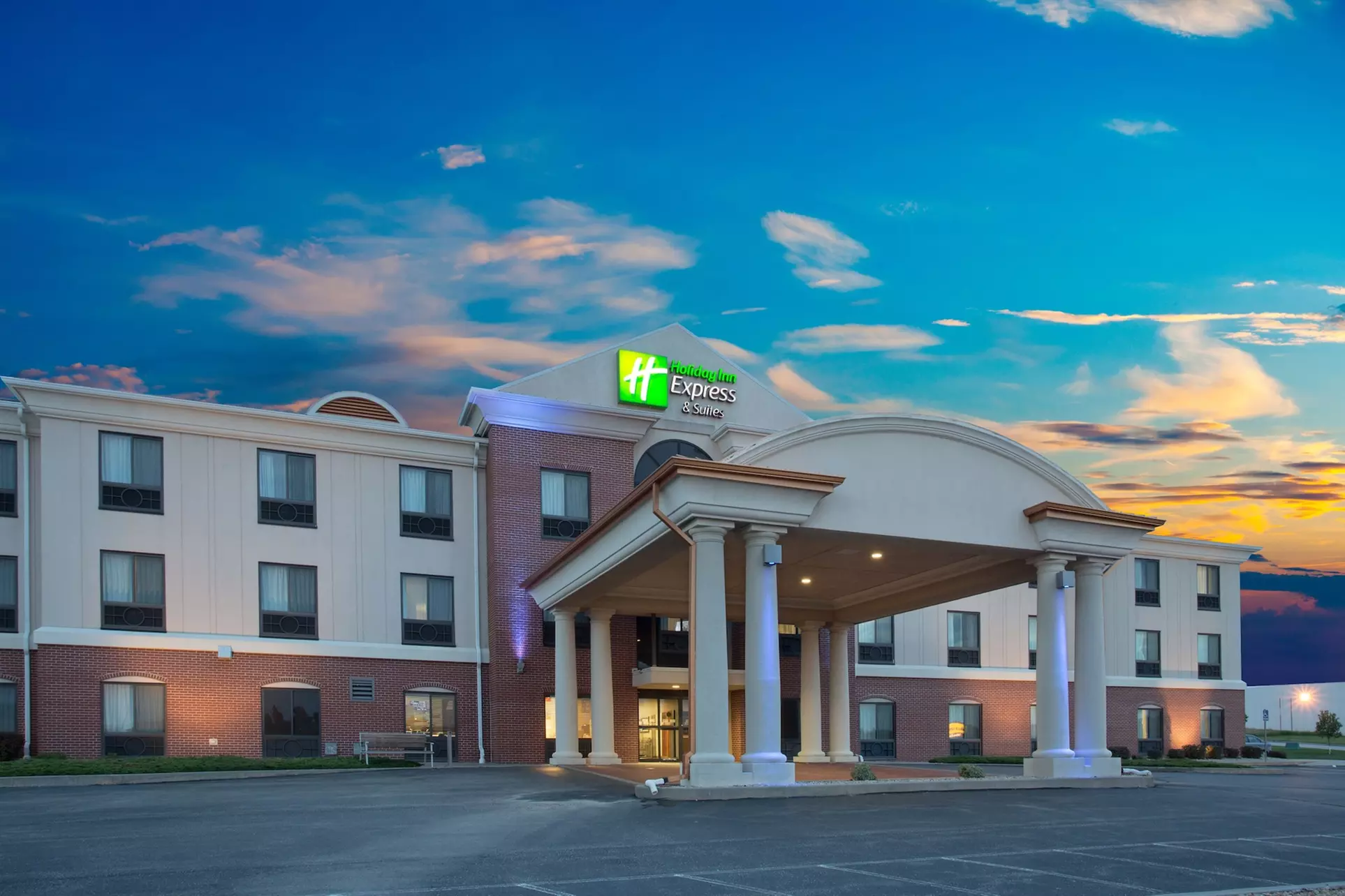 Holiday Inn Express Hotel & Suites Concordia by IHG - Primary Image