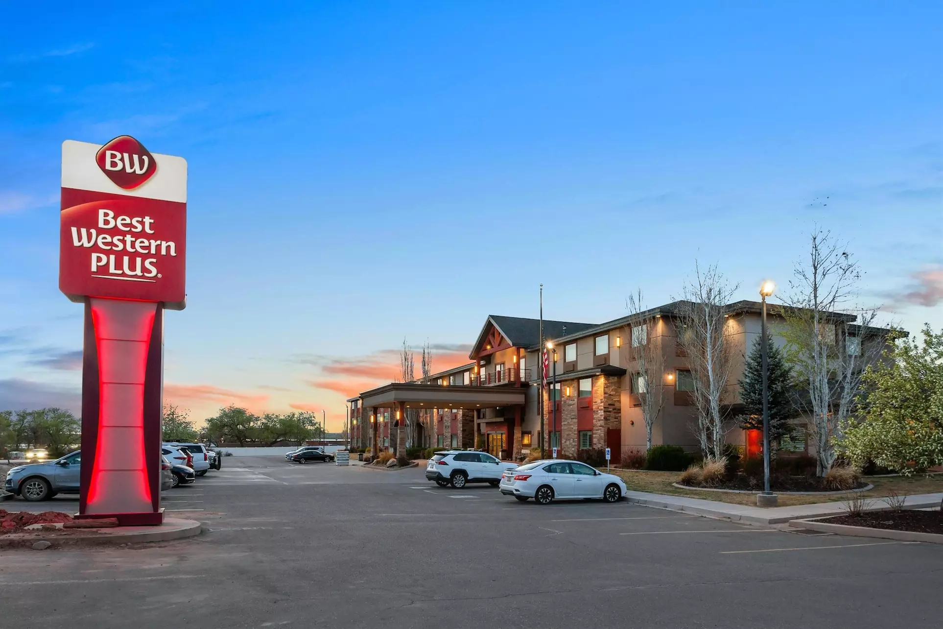 Best Western Plus Landmark Hotel - Primary Image