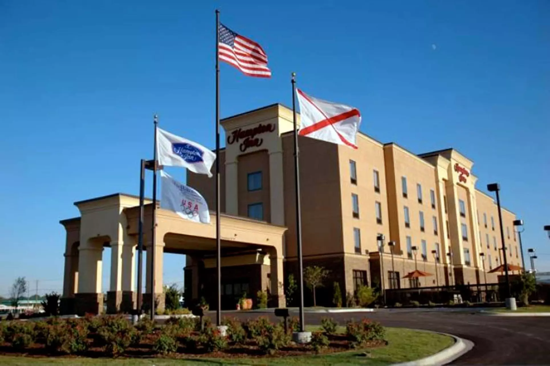 Hampton Inn Calera - Primary Image