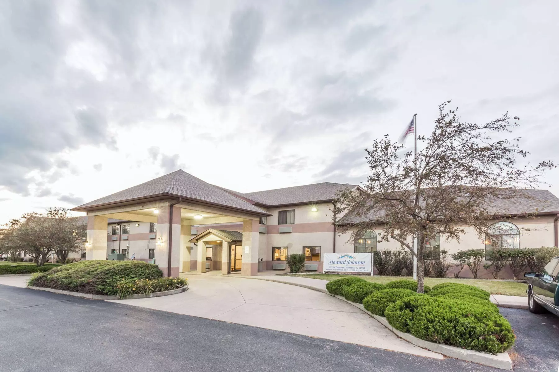 Howard Johnson by Wyndham Manteno - Primary Image