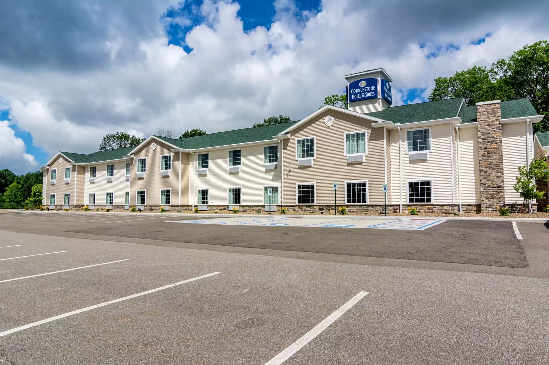 Cobblestone Hotel & Suites - Harborcreek - Primary Image