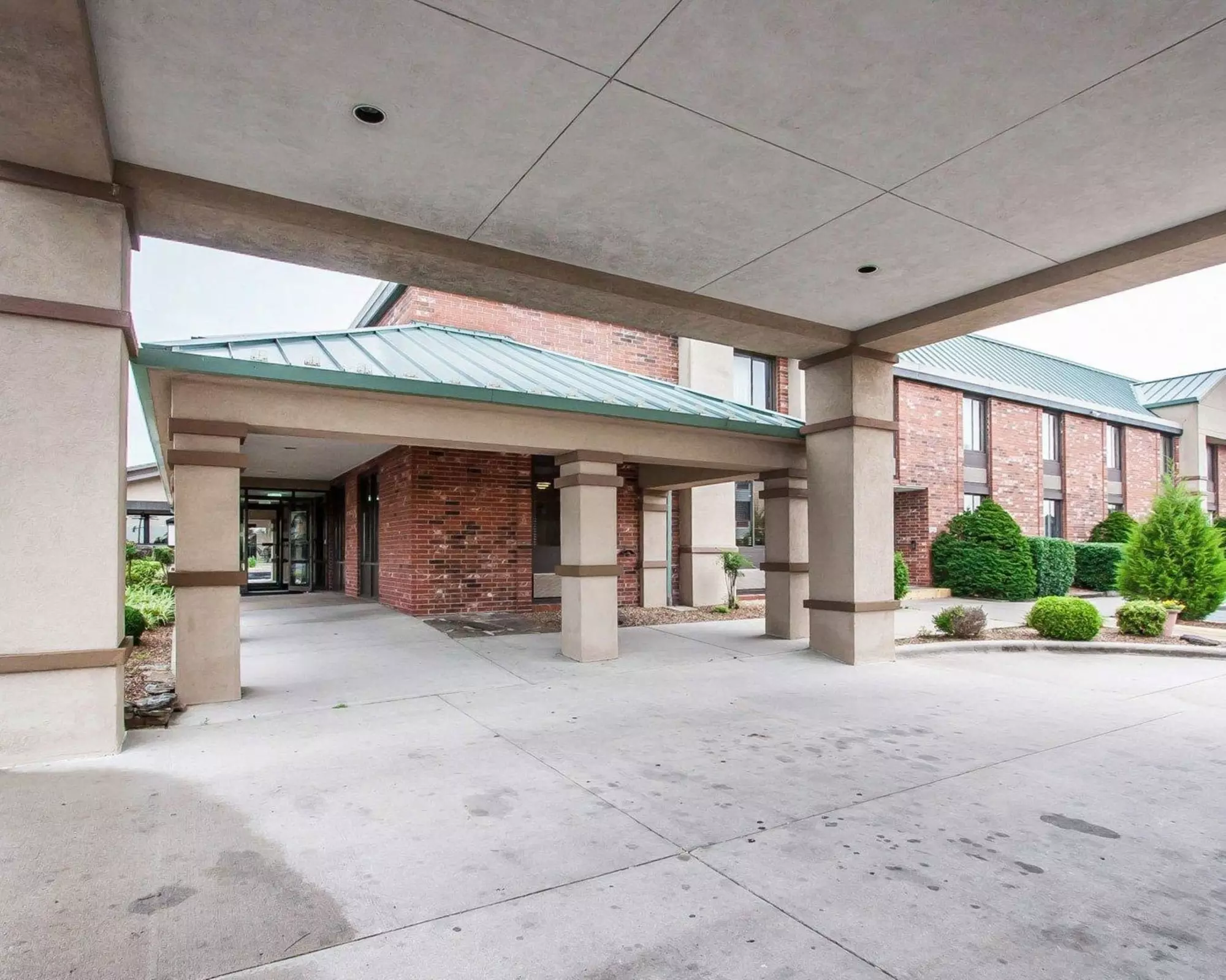 Quality Inn and Suites - Primary Image