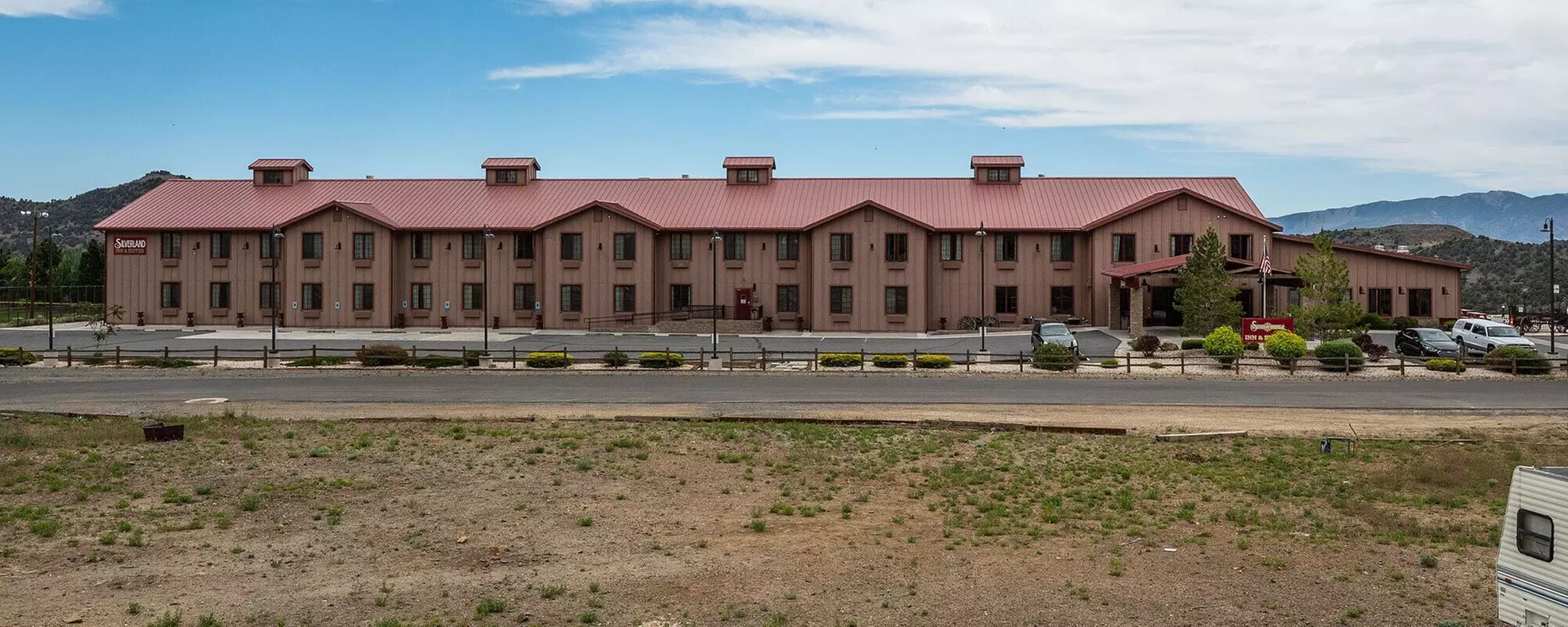 Silverland Inn and Suites