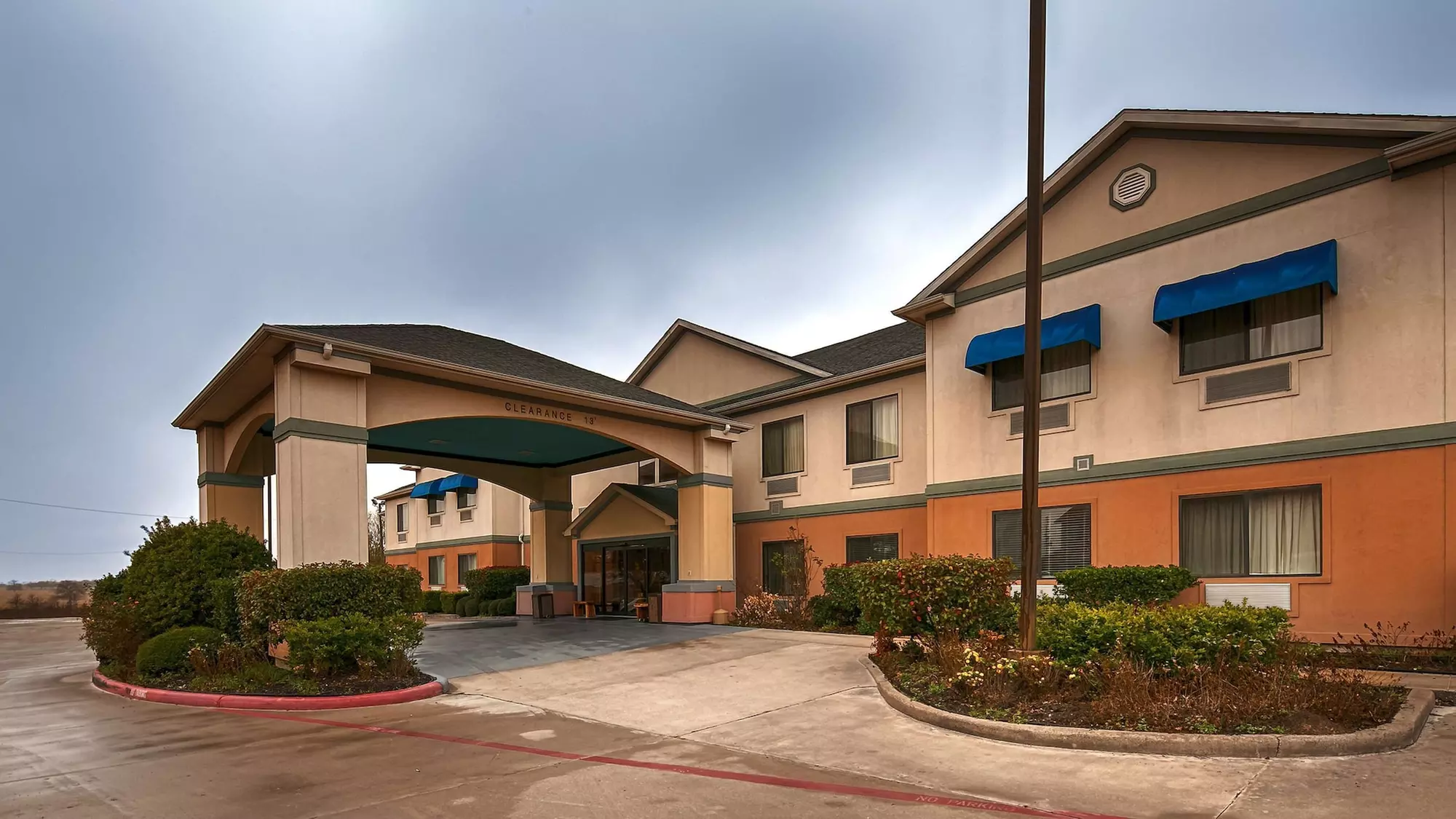 Best Western Executive Inn & Suites - Primary Image