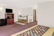 Super 8 by Wyndham Lincoln - Second Medium