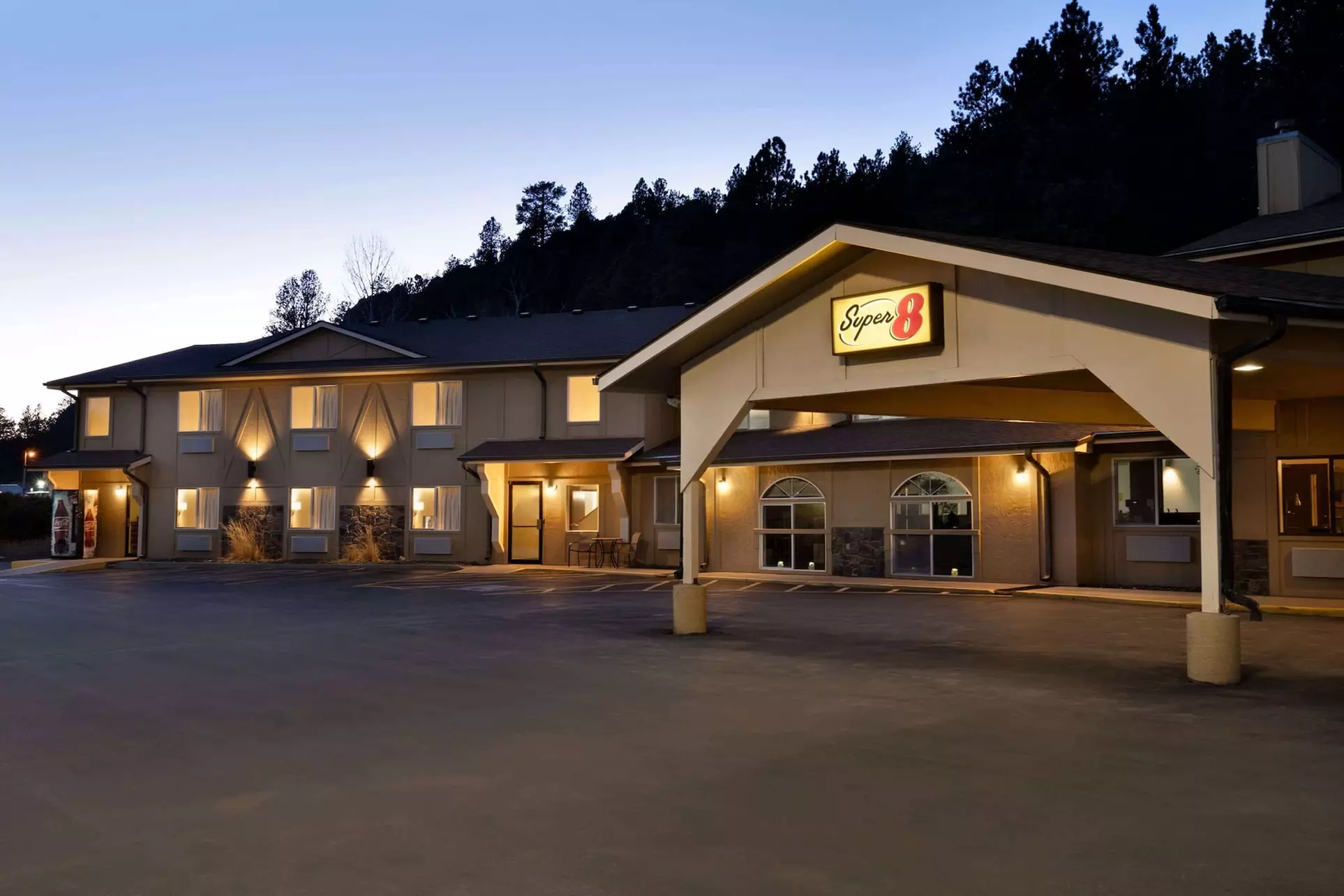 Super 8 by Wyndham Custer/Crazy Horse Area - Primary Image