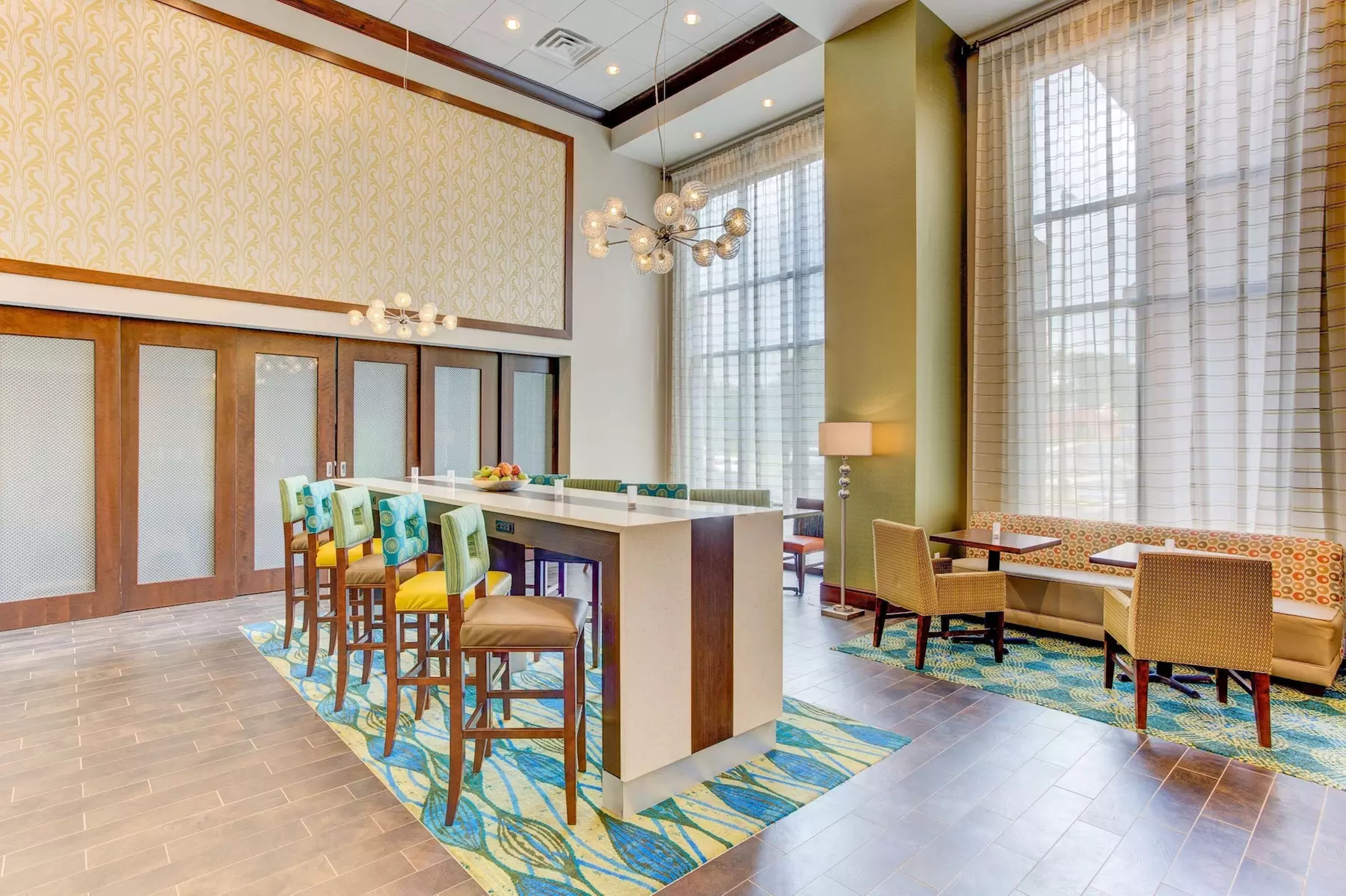 Hampton Inn & Suites Manchester - Primary Image