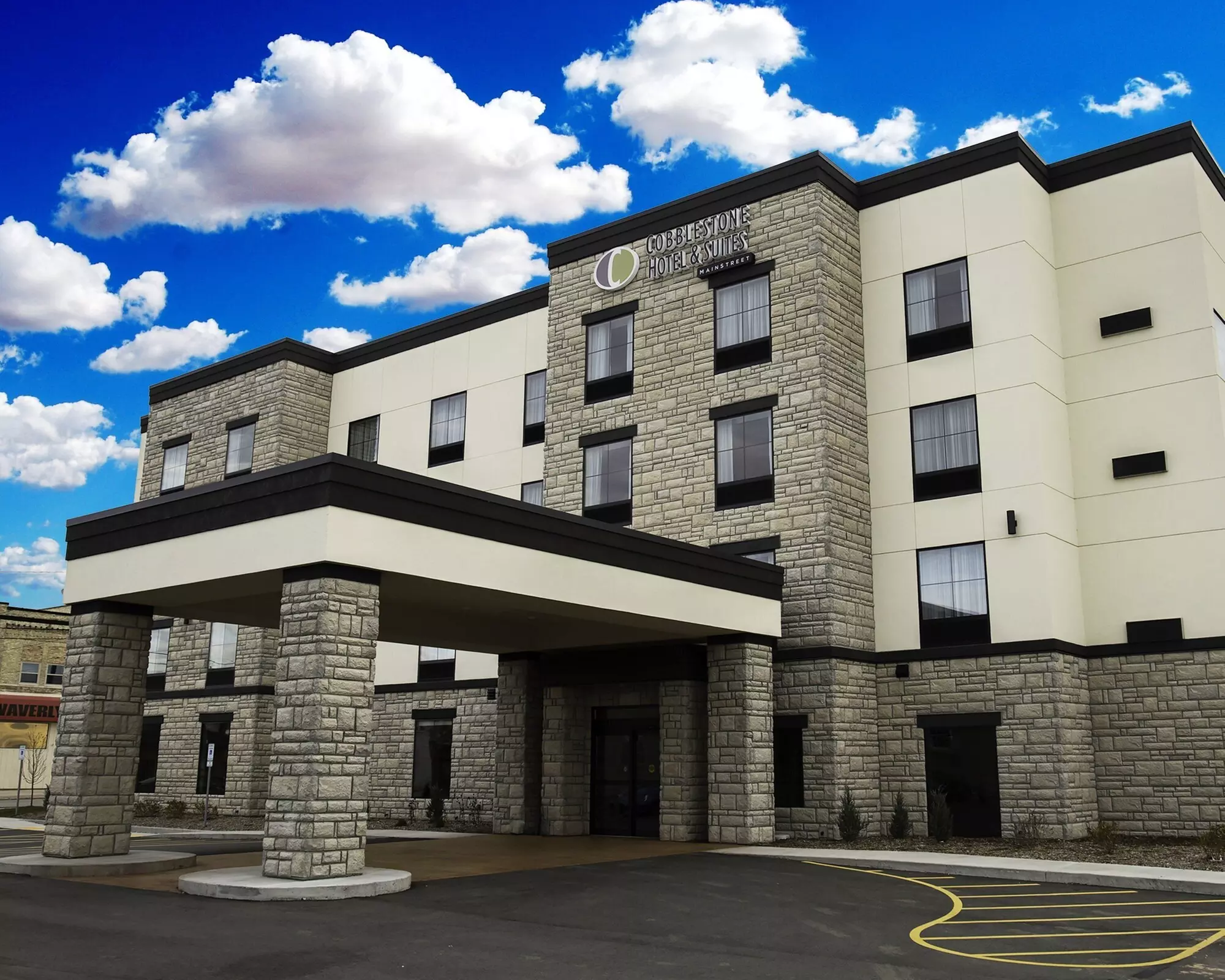 Cobblestone Hotel & Suites - Two Rivers - Primary Image
