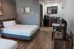 Price Pointe Inn - Second Medium