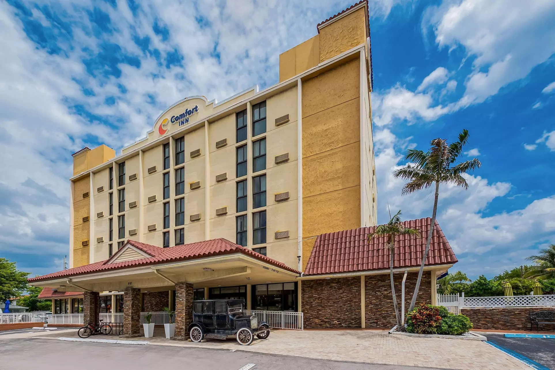 Comfort Inn Oceanside Deerfield Beach - Primary Image