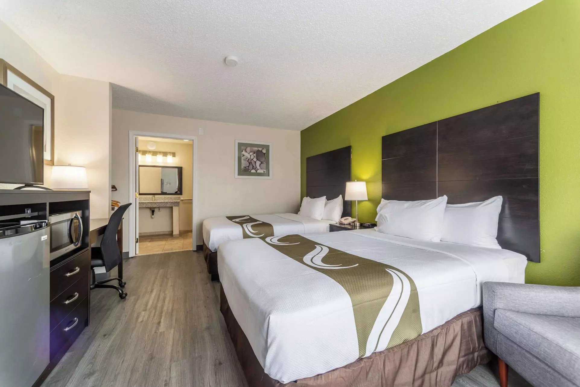 Quality Inn & Suites Vandalia near I-70 and Hwy 51 - Primary Image