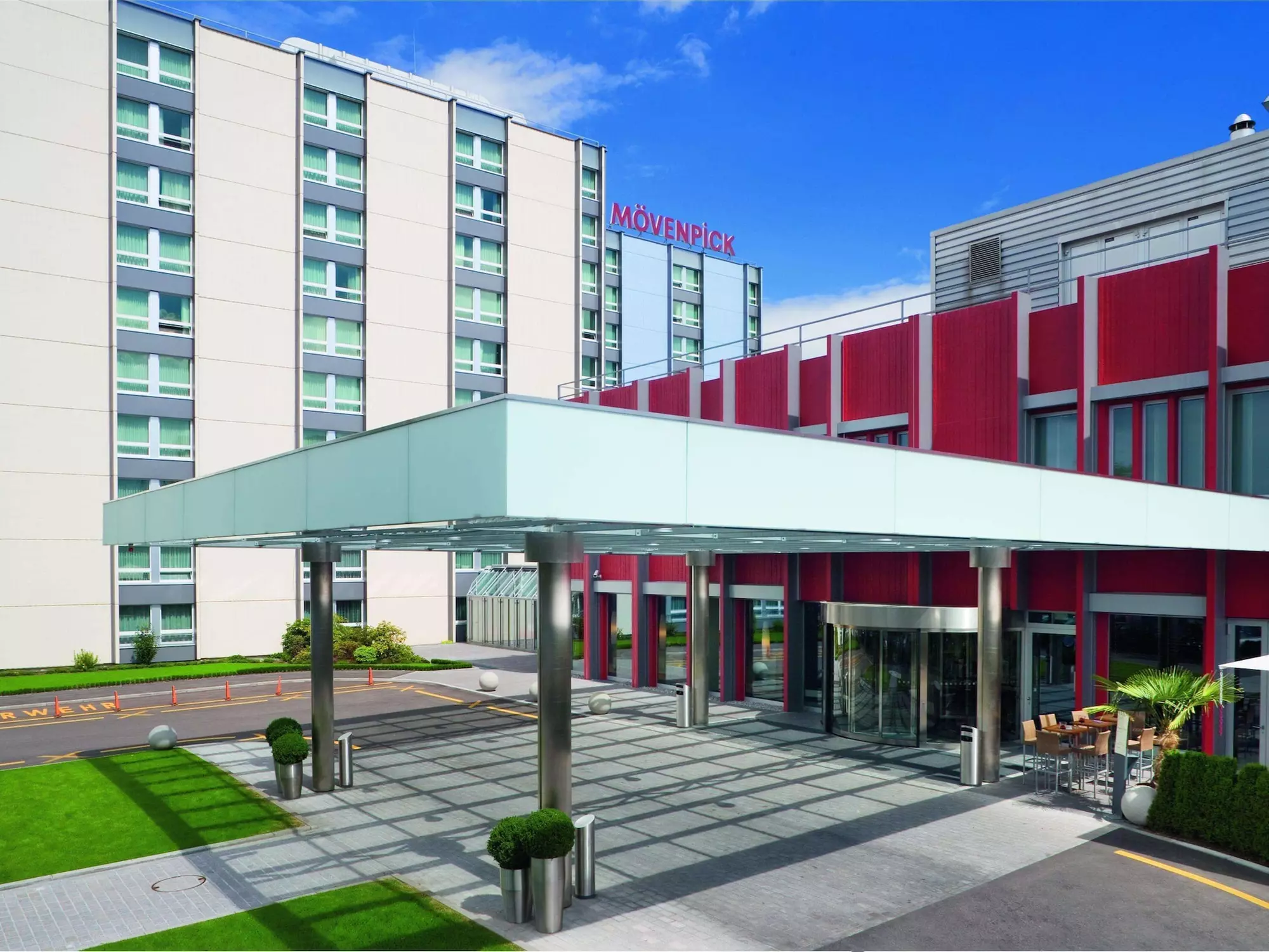 Mövenpick Hotel Zuerich-Airport - Primary Image